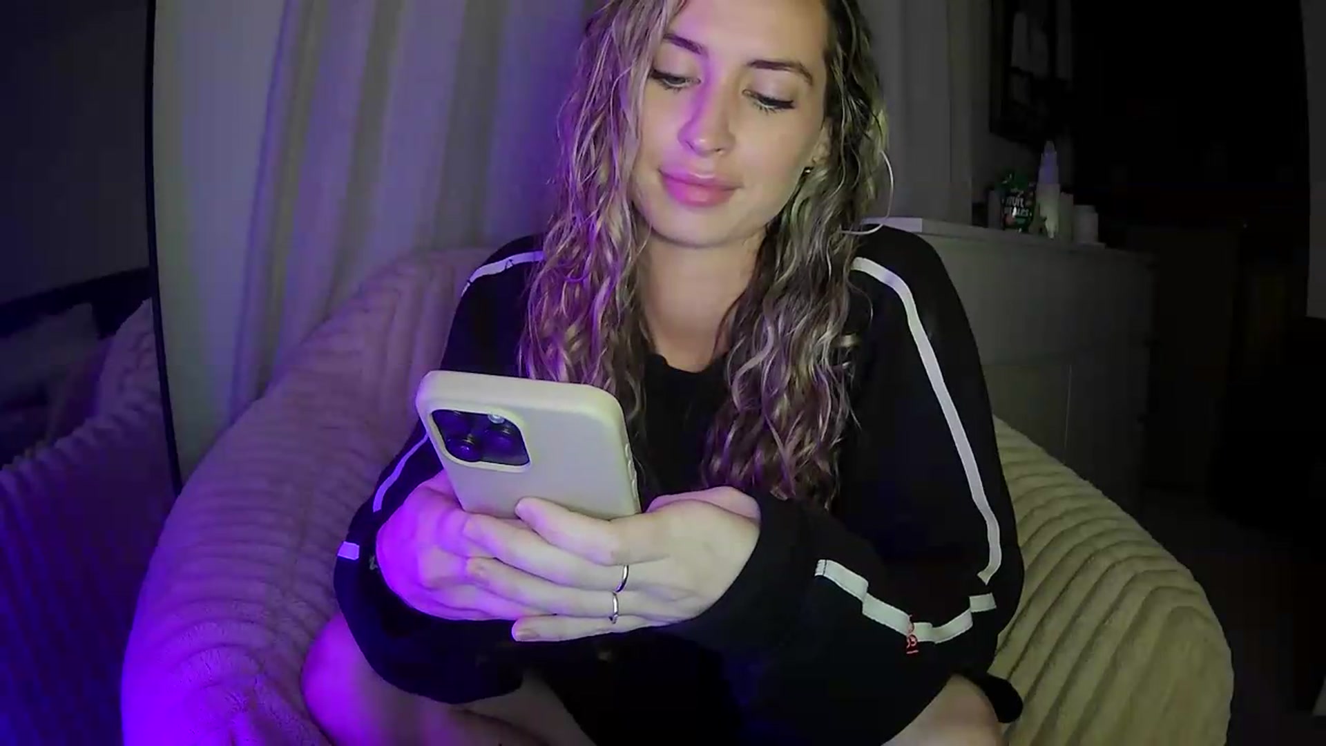 Gallery image thumbnail from Bambi20's myfreecams stream on, 05/24/2026, 03:17 image 2 of 20