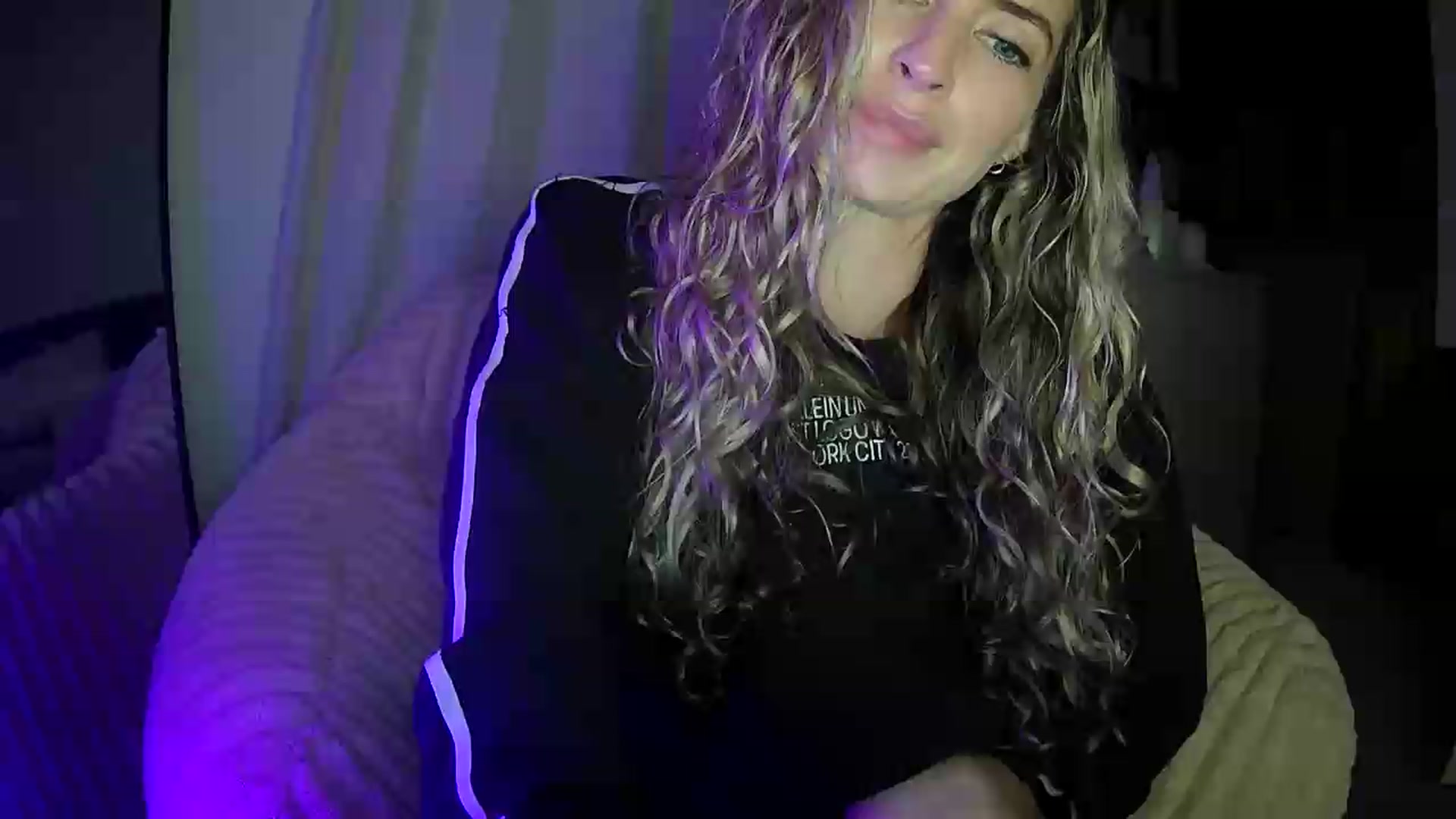 Gallery image thumbnail from Bambi20's myfreecams stream on, 05/24/2026, 03:17 image 4 of 20