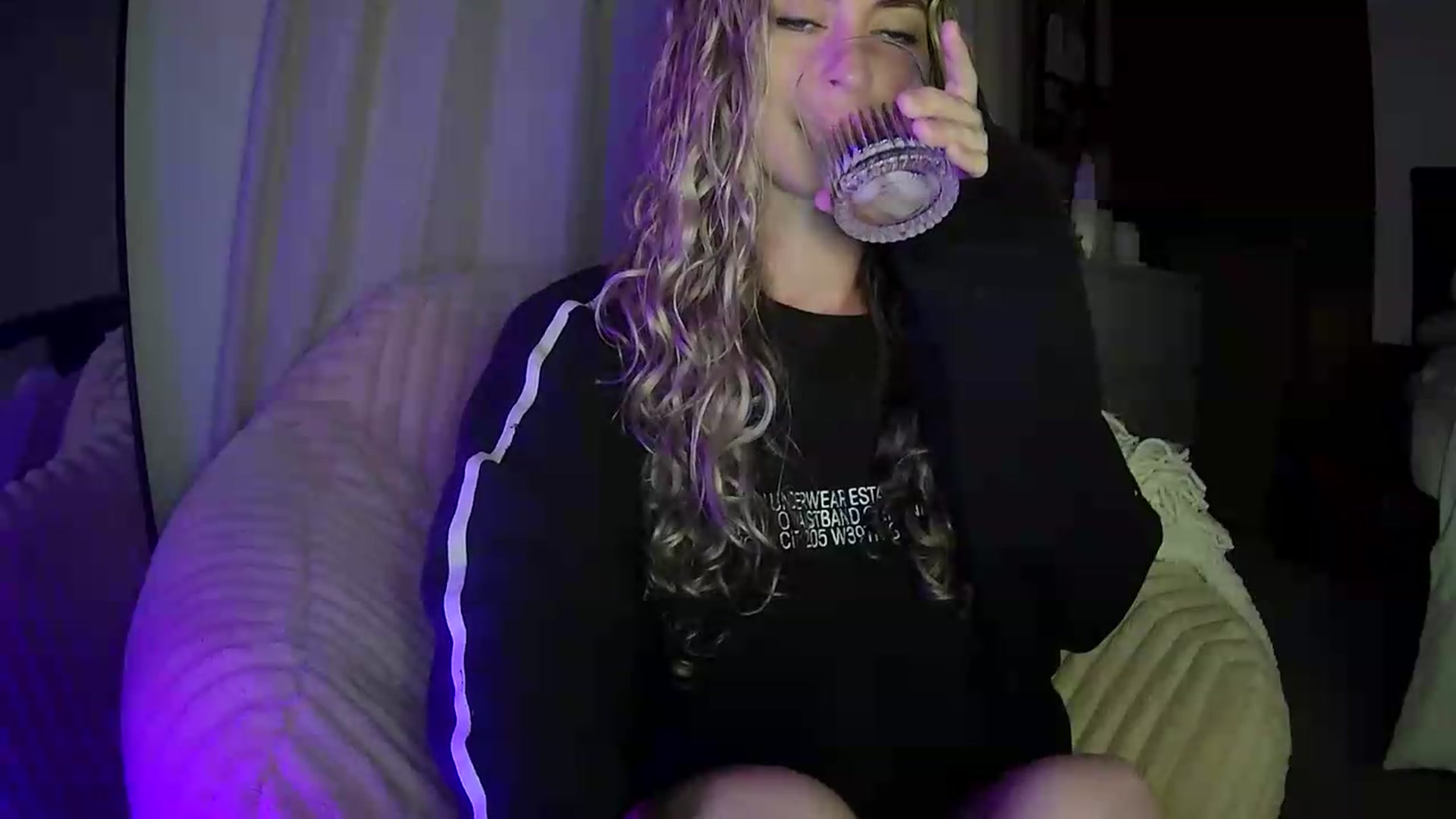 Gallery image thumbnail from Bambi20's myfreecams stream on, 05/24/2026, 03:17 image 14 of 20