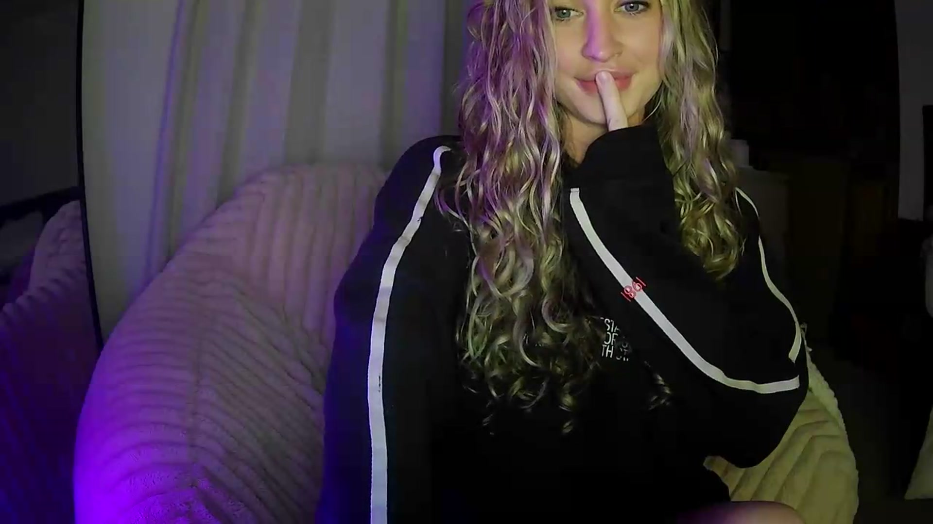 Gallery image thumbnail from Bambi20's myfreecams stream on, 05/24/2026, 03:48 image 4 of 20