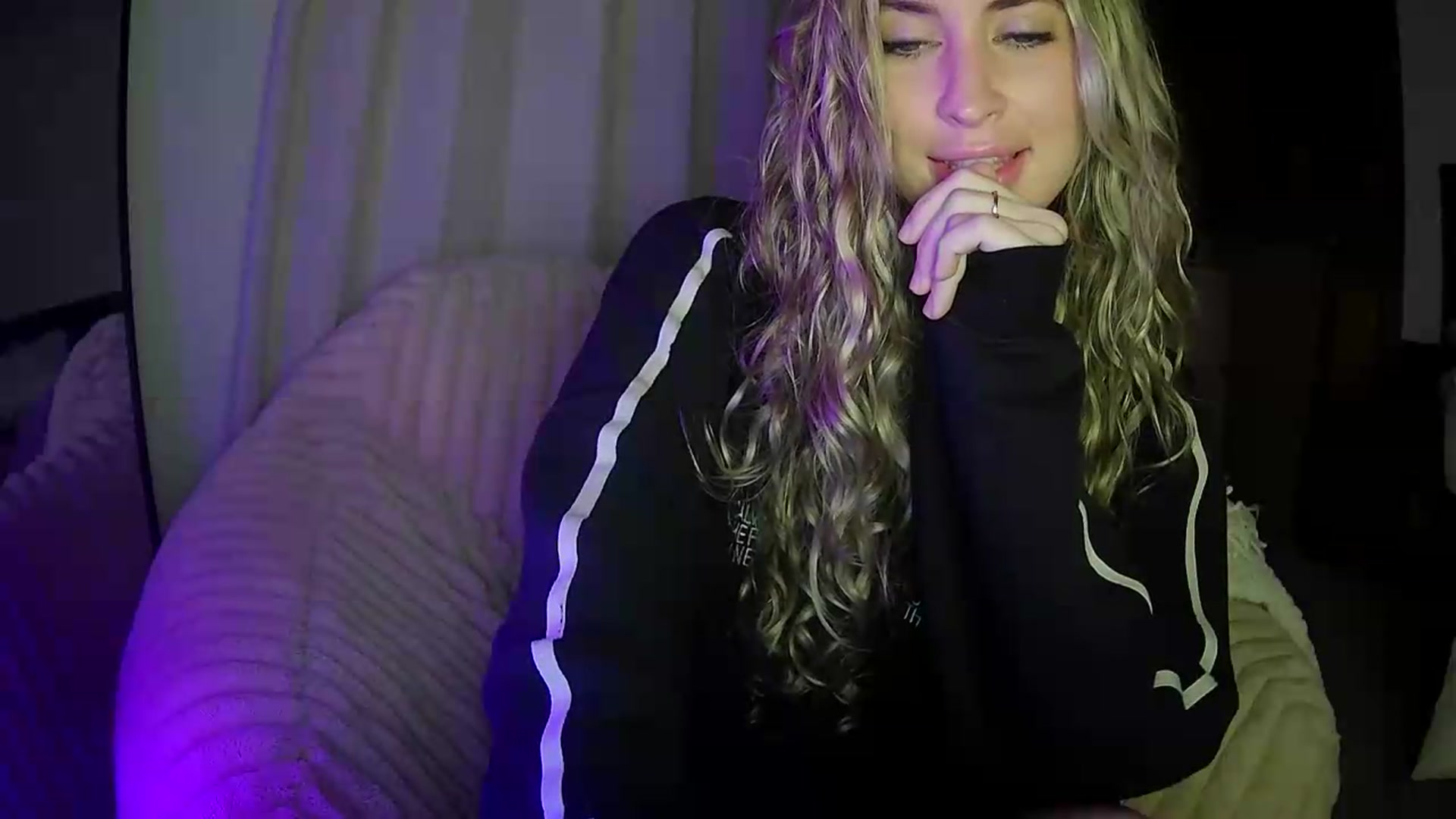 Gallery image thumbnail from Bambi20's myfreecams stream on, 05/24/2026, 03:48 image 3 of 20