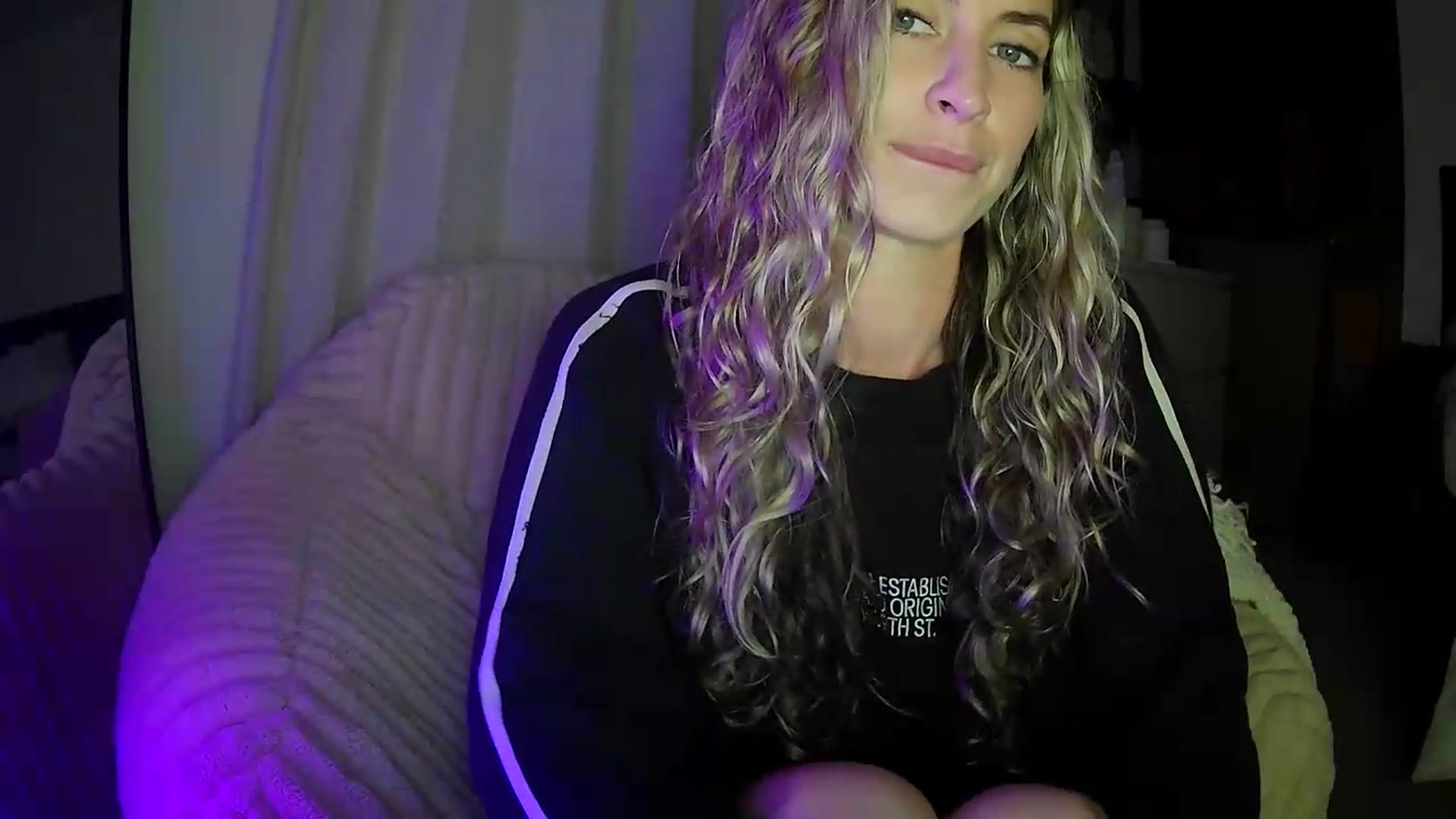 Gallery image thumbnail from Bambi20's myfreecams stream on, 05/24/2026, 03:48 image 10 of 20