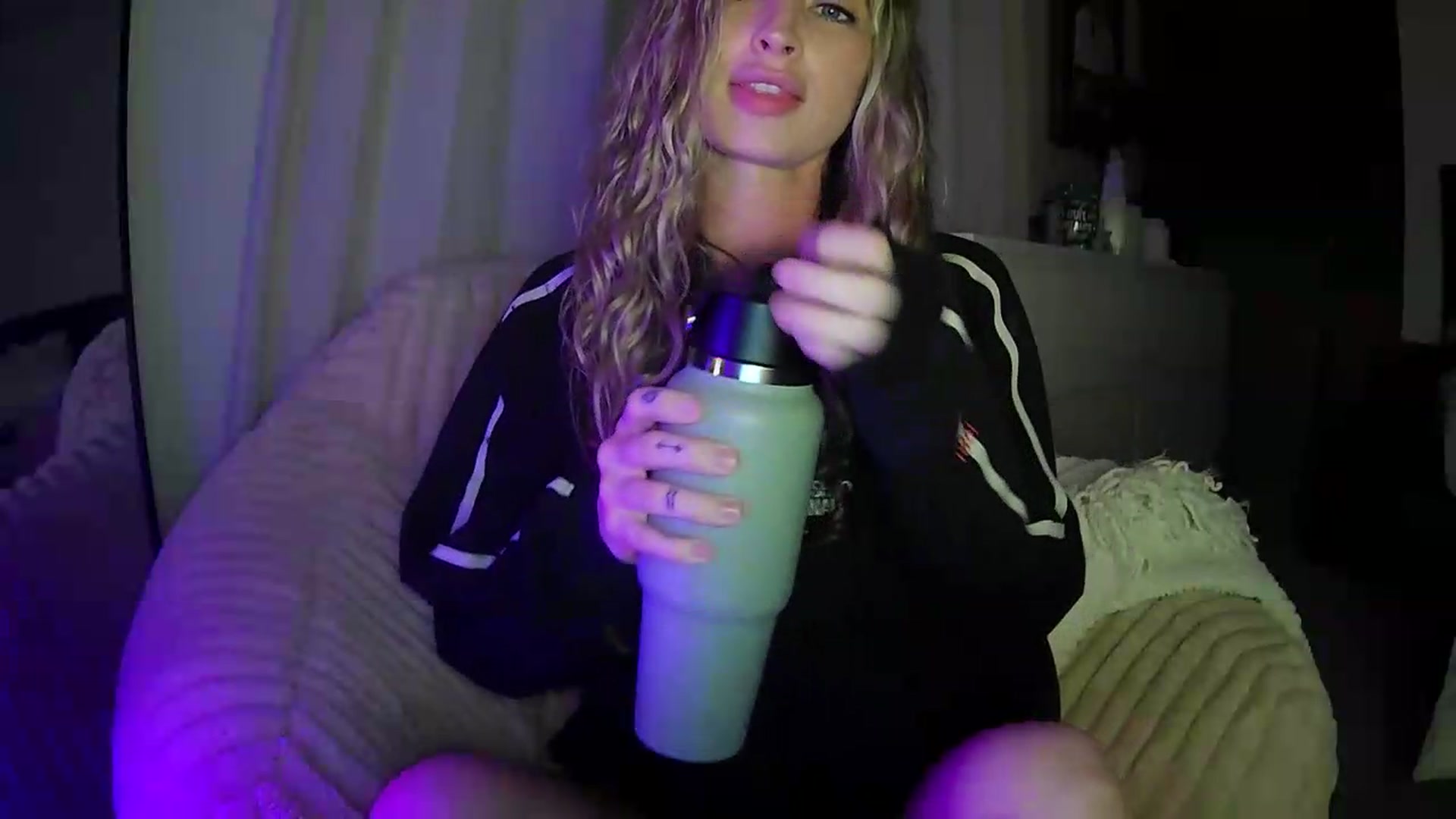 Gallery image thumbnail from Bambi20's myfreecams stream on, 05/24/2026, 03:48 image 2 of 20
