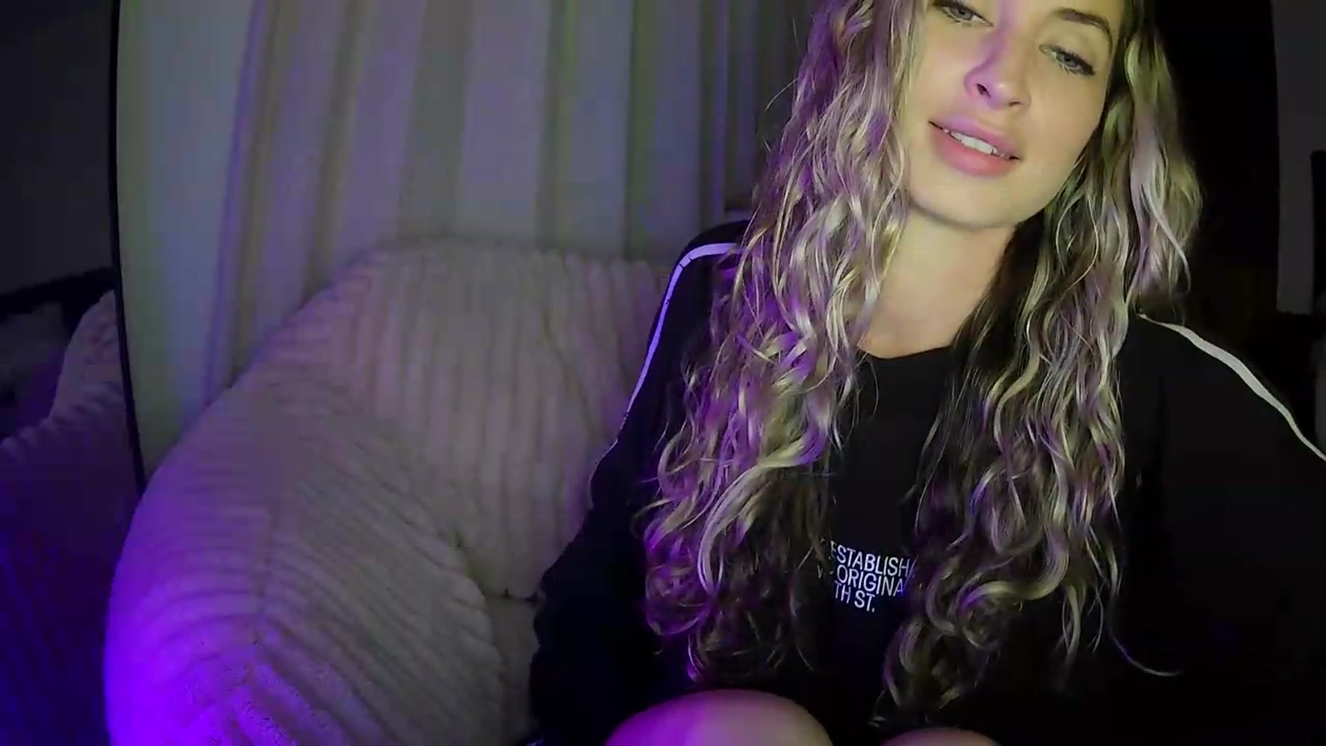 Gallery image thumbnail from Bambi20's myfreecams stream on, 05/24/2026, 03:48 image 11 of 20