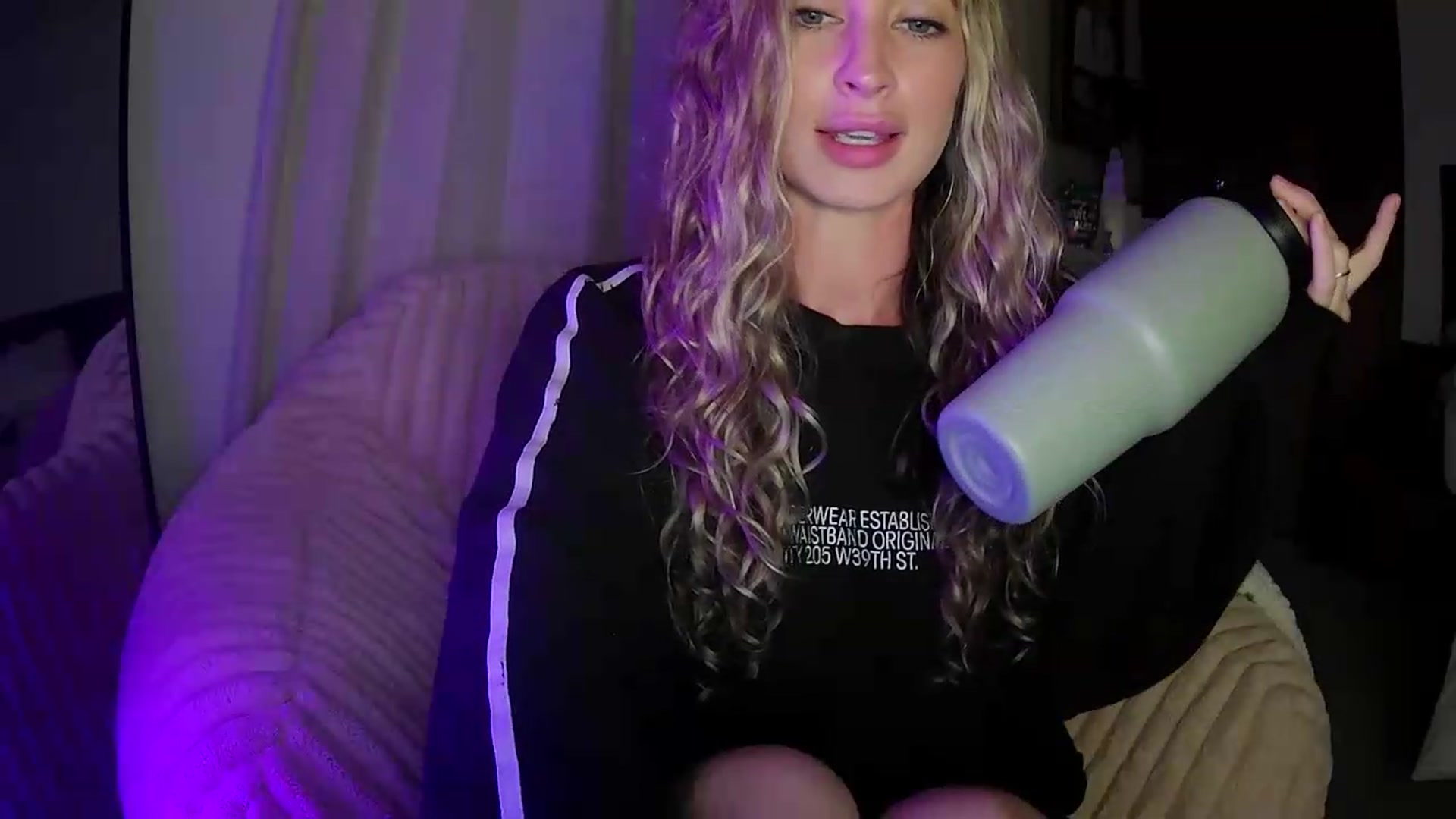 Gallery image thumbnail from Bambi20's myfreecams stream on, 05/24/2026, 04:12 image 3 of 20