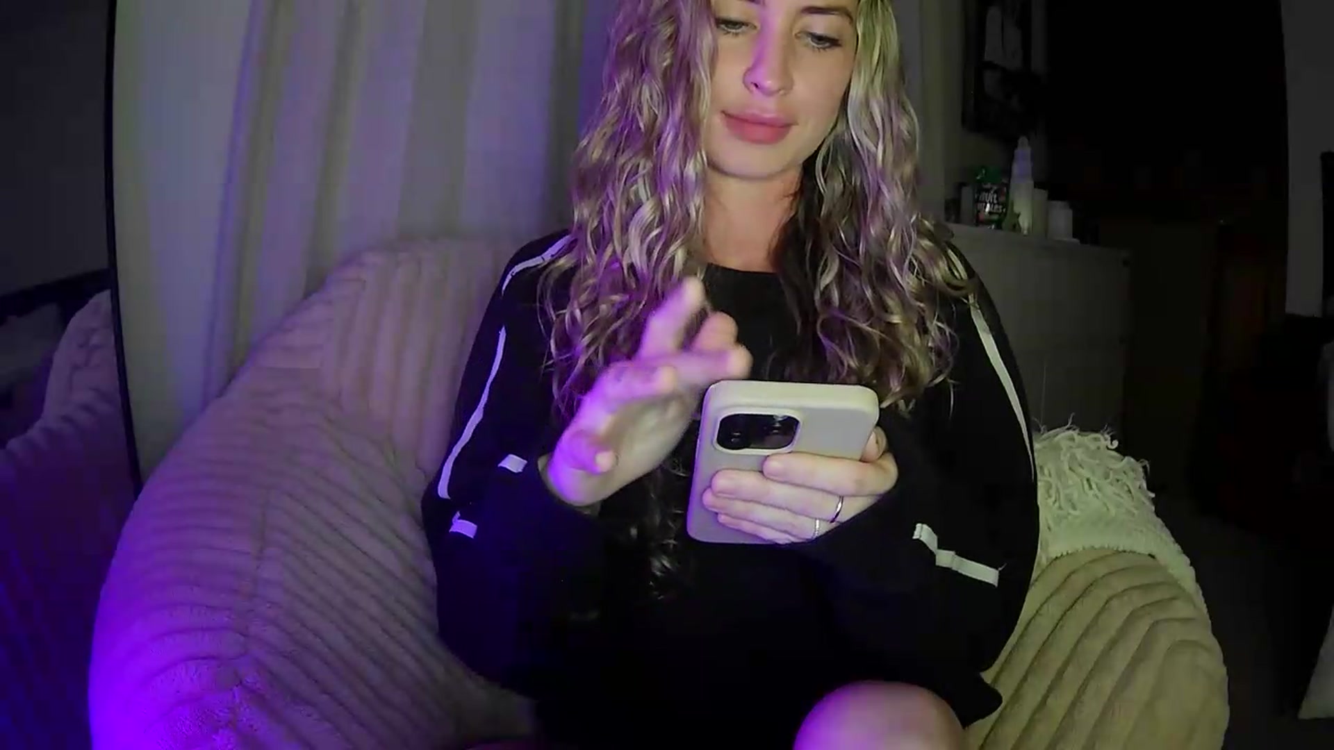 Gallery image thumbnail from Bambi20's myfreecams stream on, 05/24/2026, 04:12 image 14 of 20