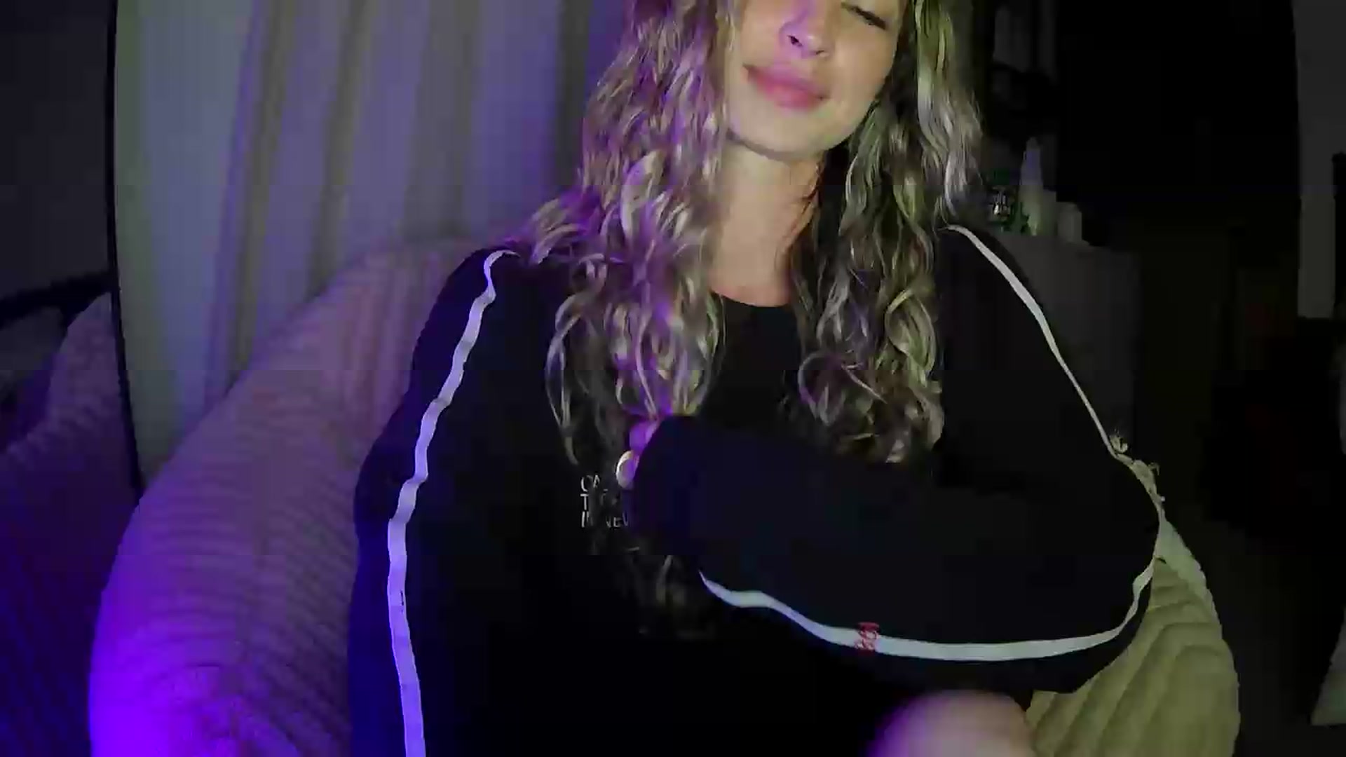 Gallery image thumbnail from Bambi20's myfreecams stream on, 05/24/2026, 04:12 image 12 of 20