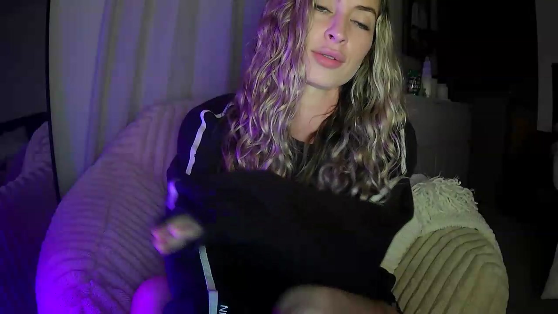 Gallery image thumbnail from Bambi20's myfreecams stream on, 05/24/2026, 04:12 image 5 of 20