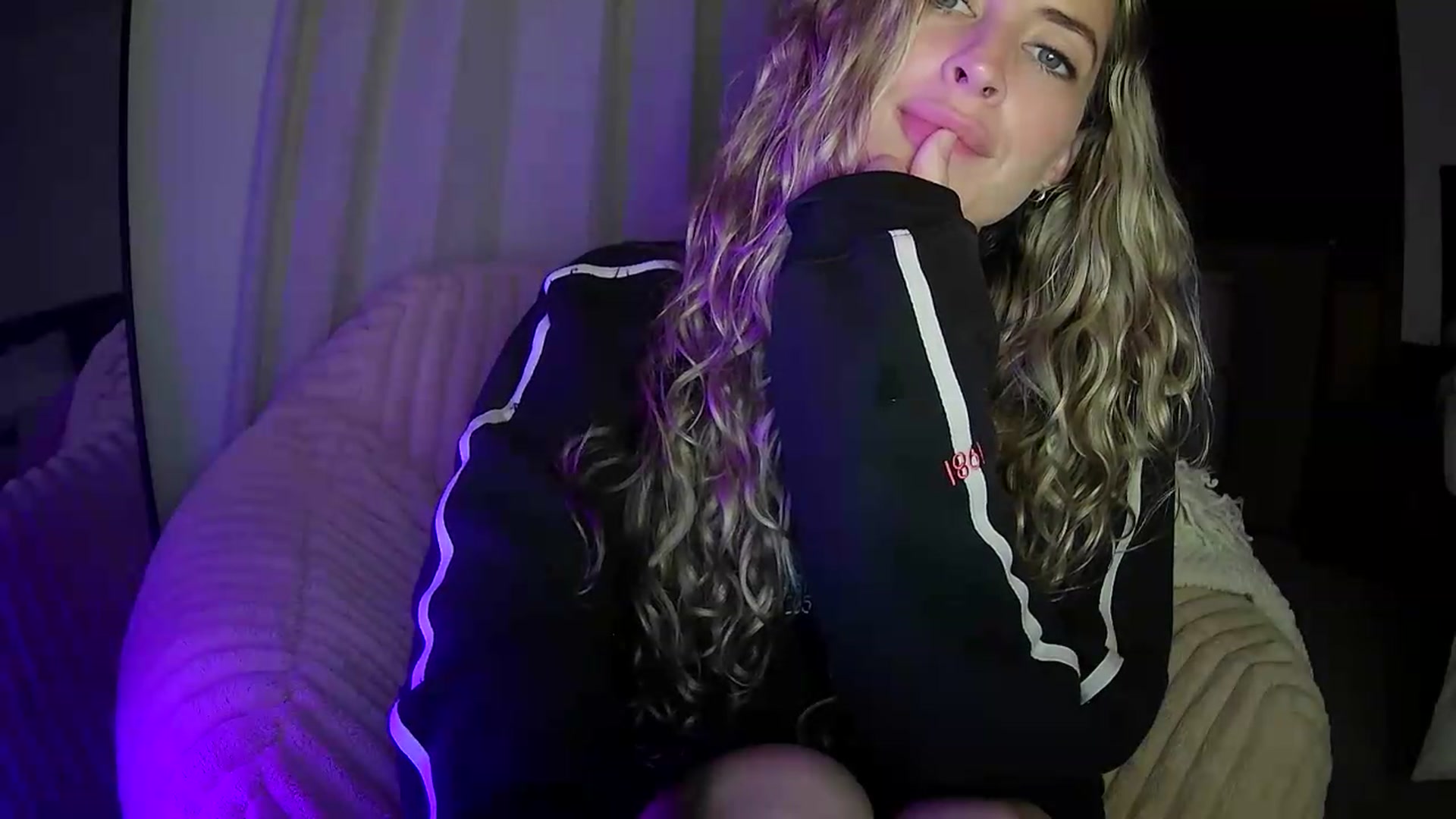 Gallery image thumbnail from Bambi20's myfreecams stream on, 05/24/2026, 04:12 image 2 of 20