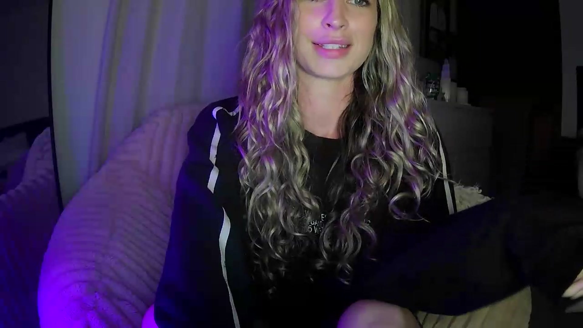 Gallery image thumbnail from Bambi20's myfreecams stream on, 05/24/2026, 04:12 image 6 of 20
