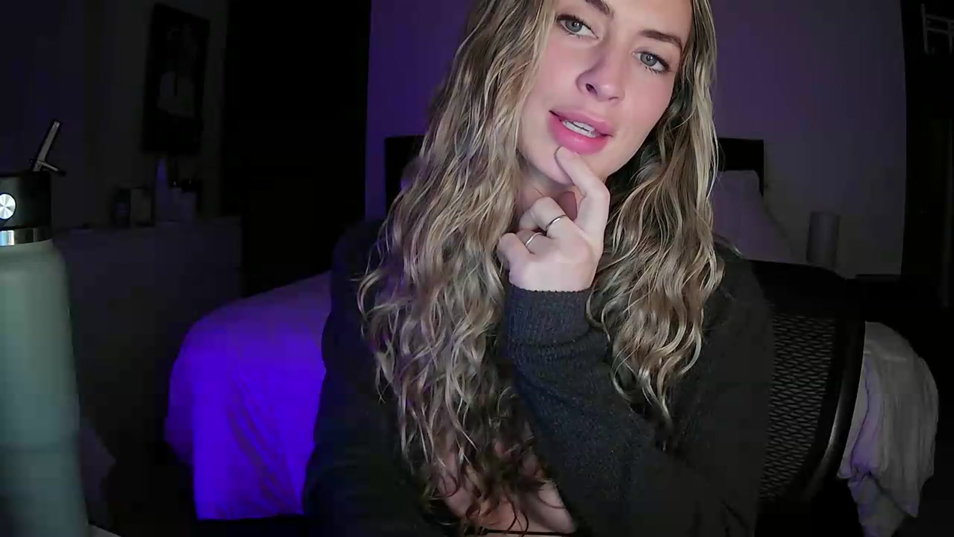 Gallery image thumbnail from Bambi20's myfreecams stream on, 05/25/2026, 04:01 image 9 of 20