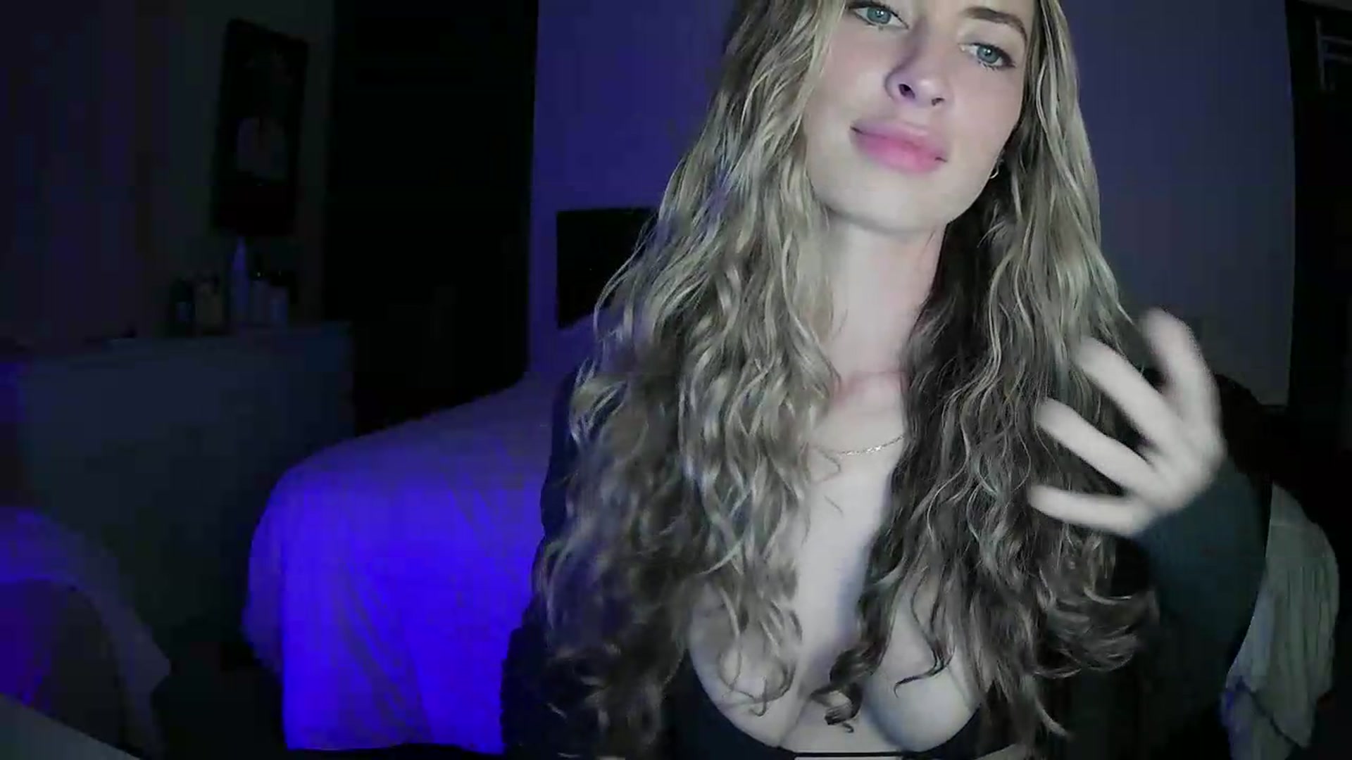 Gallery image thumbnail from Bambi20's myfreecams stream on, 05/25/2026, 04:01 image 18 of 20