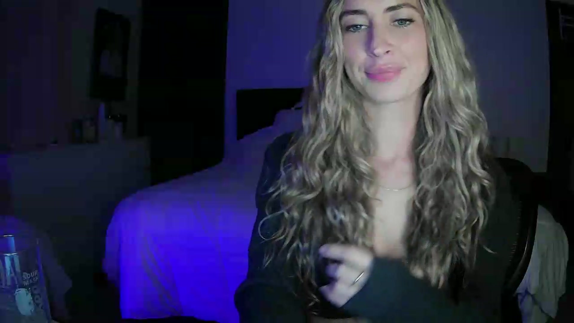 Gallery image thumbnail from Bambi20's myfreecams stream on, 05/25/2026, 04:01 image 17 of 20