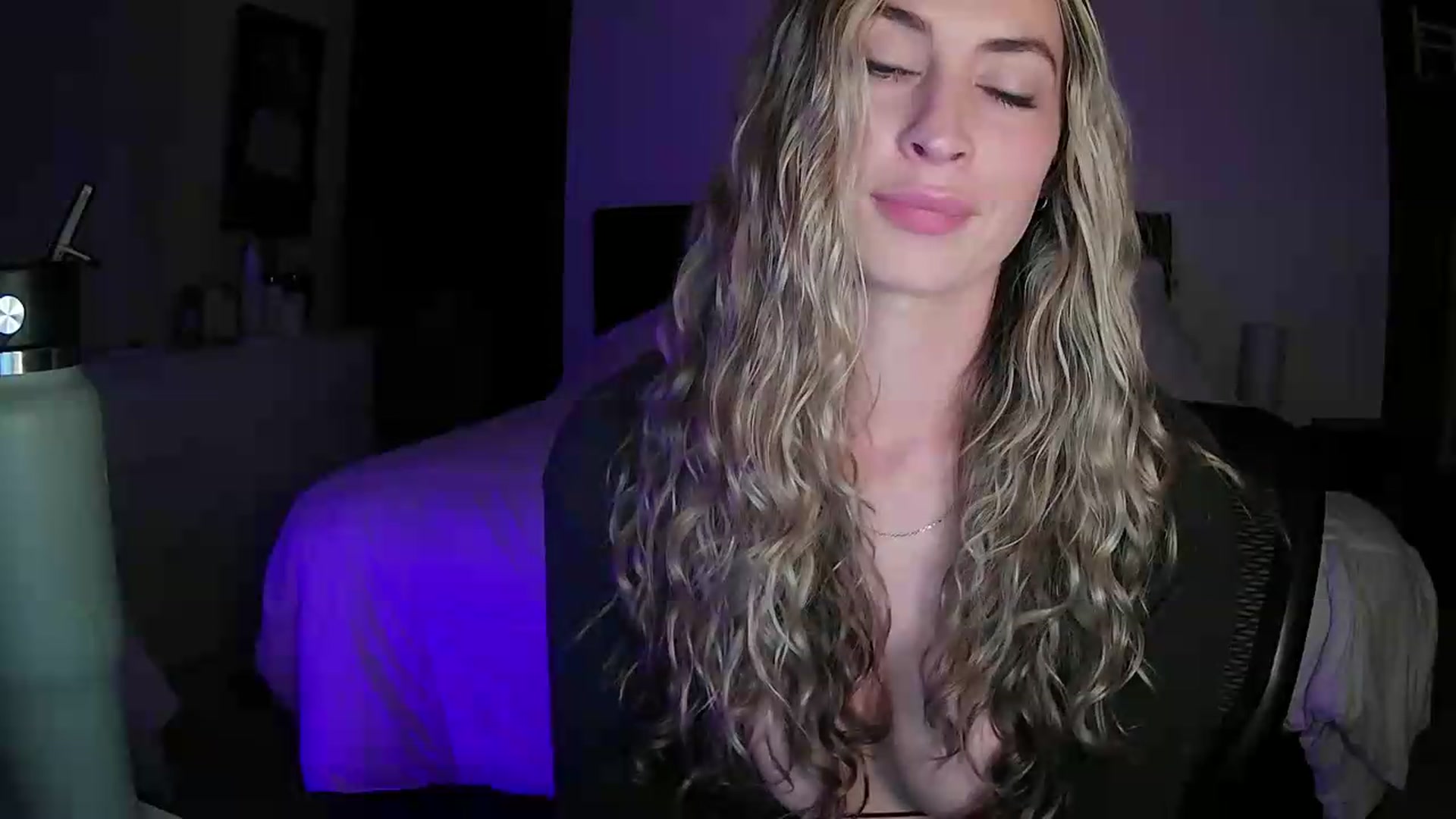 Gallery image thumbnail from Bambi20's myfreecams stream on, 05/25/2026, 04:01 image 10 of 20