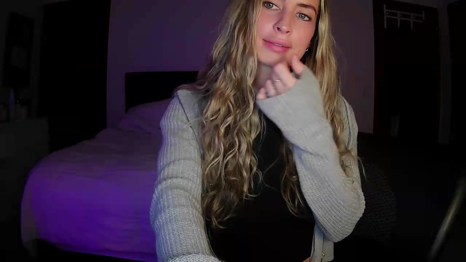 Gallery image thumbnail from Bambi20's myfreecams stream on, 05/27/2026, 03:27 image 8 of 20