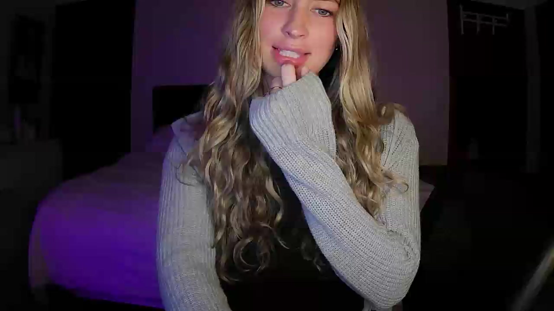 Gallery image thumbnail from Bambi20's myfreecams stream on, 05/27/2026, 03:27 image 16 of 20