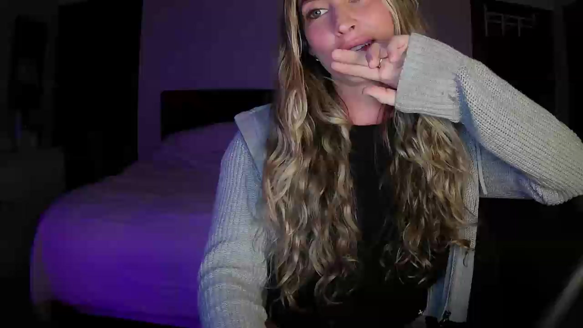 Gallery image thumbnail from Bambi20's myfreecams stream on, 05/27/2026, 03:27 image 17 of 20