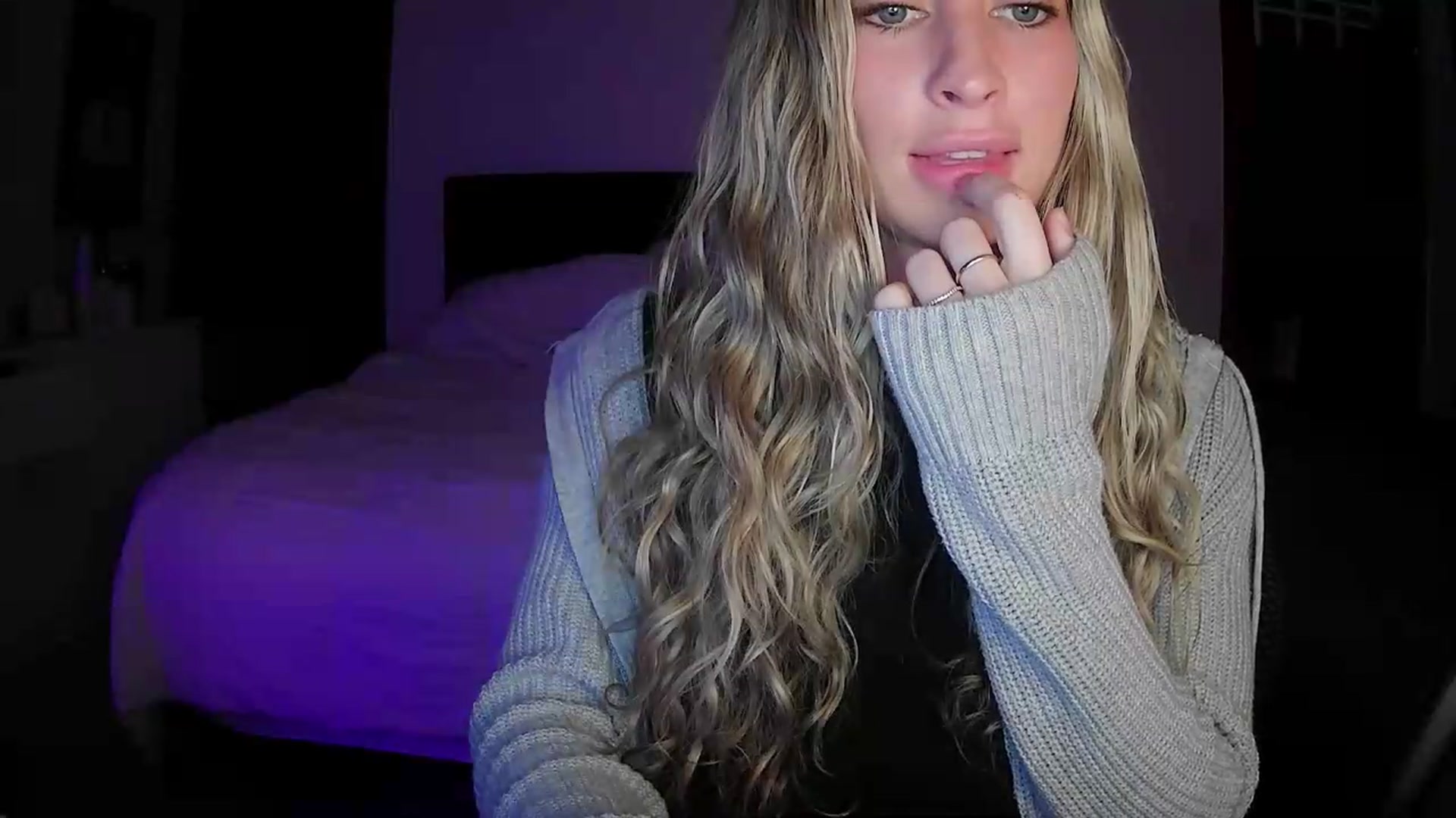 Gallery image thumbnail from Bambi20's myfreecams stream on, 05/27/2026, 03:27 image 20 of 20