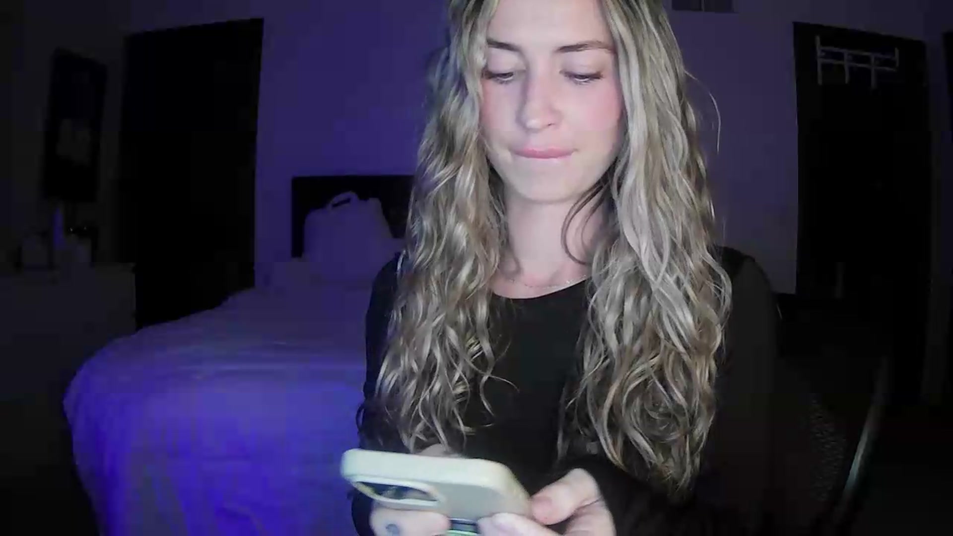 Gallery image thumbnail from Bambi20's myfreecams stream on, 05/28/2026, 03:12 image 2 of 20