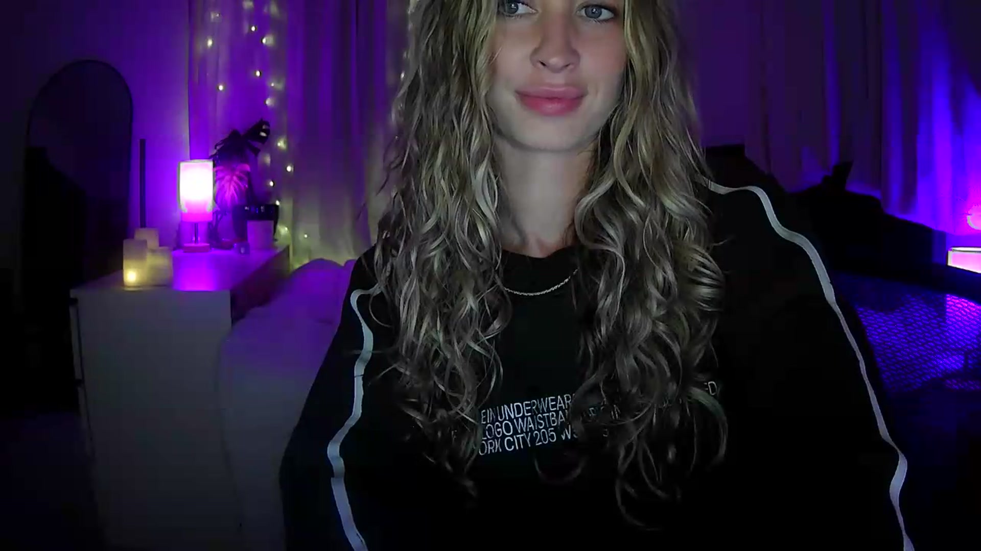 Gallery image thumbnail from Bambi20's myfreecams stream on, 06/04/2026, 02:02 image 7 of 20