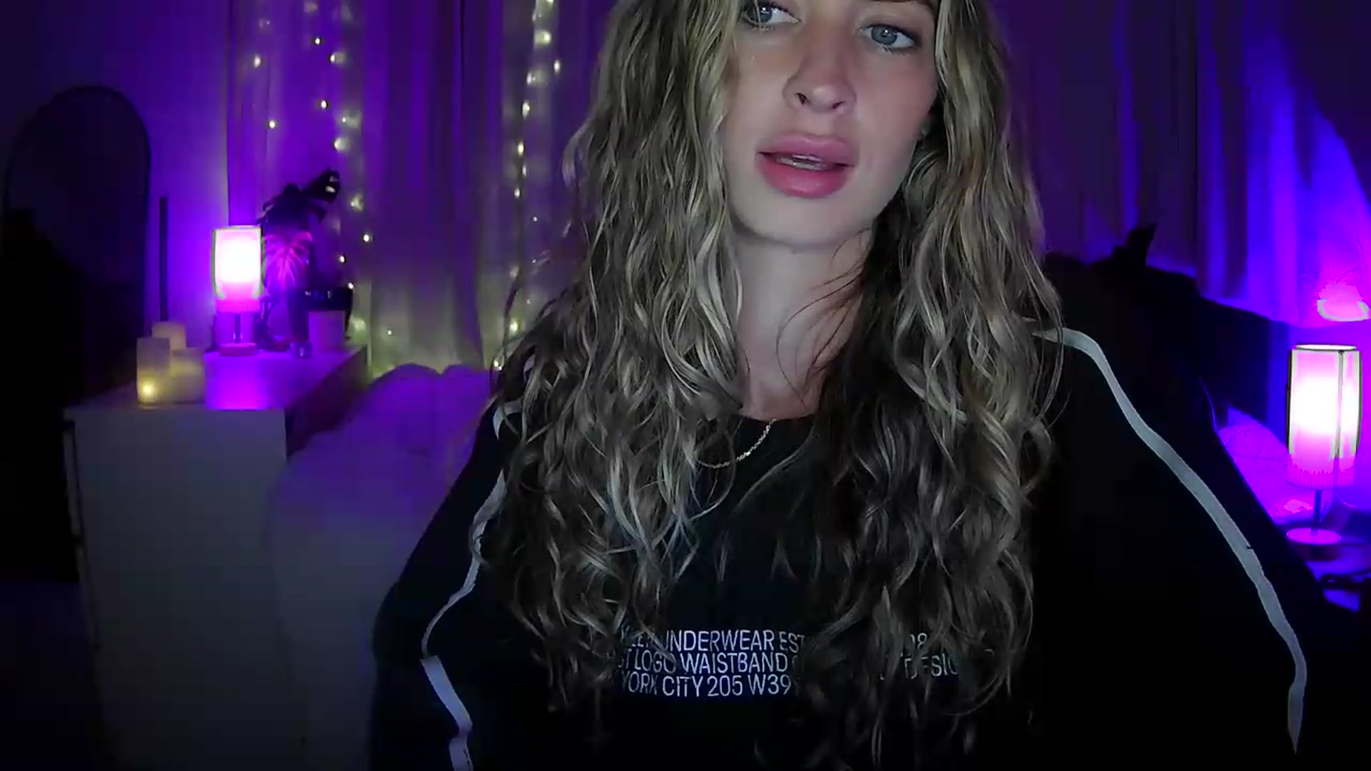 Gallery image thumbnail from Bambi20's myfreecams stream on, 06/04/2026, 02:02 image 17 of 20