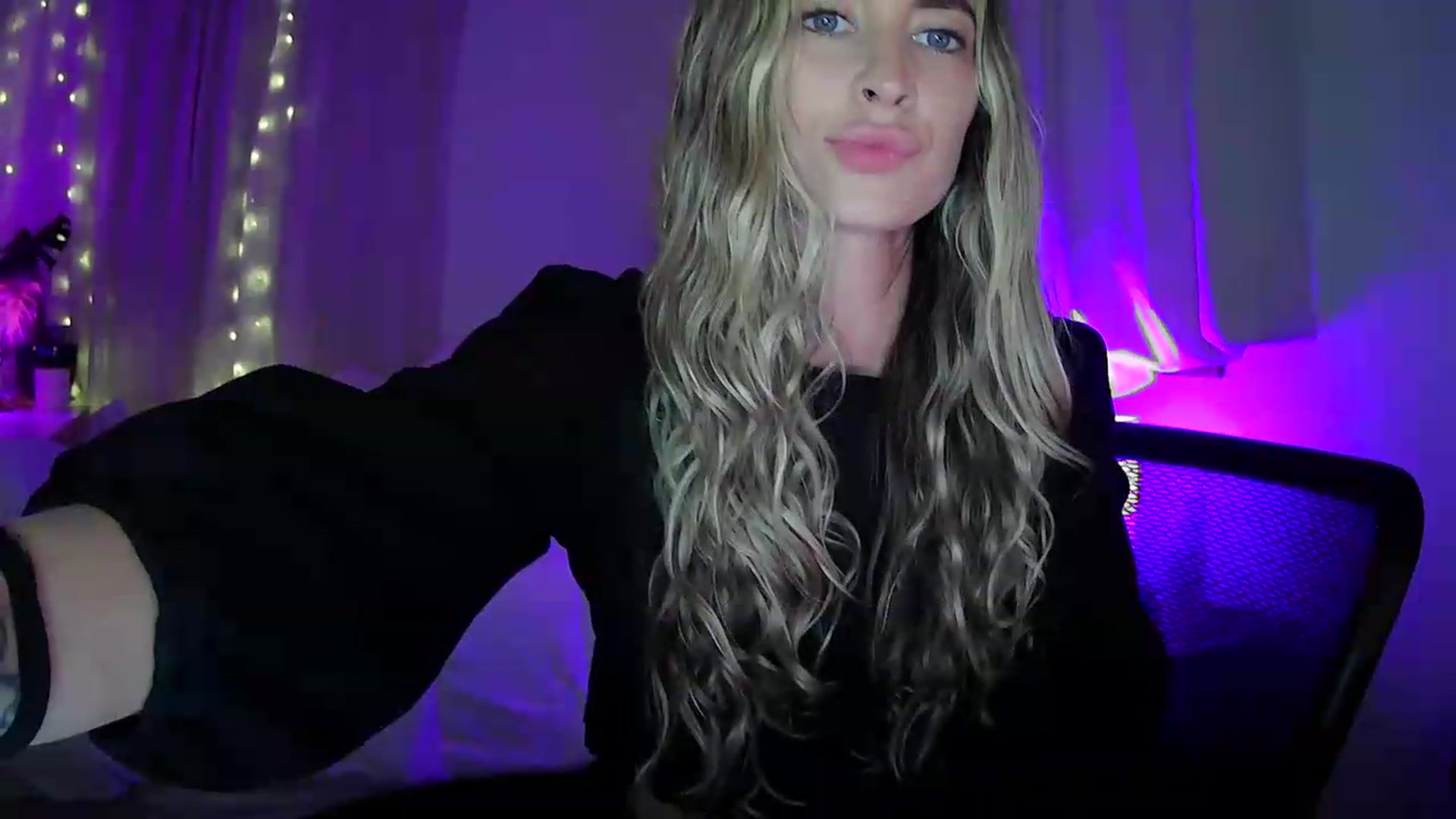 Gallery image thumbnail from Bambi20's myfreecams stream on, 06/05/2026, 04:52 image 9 of 20