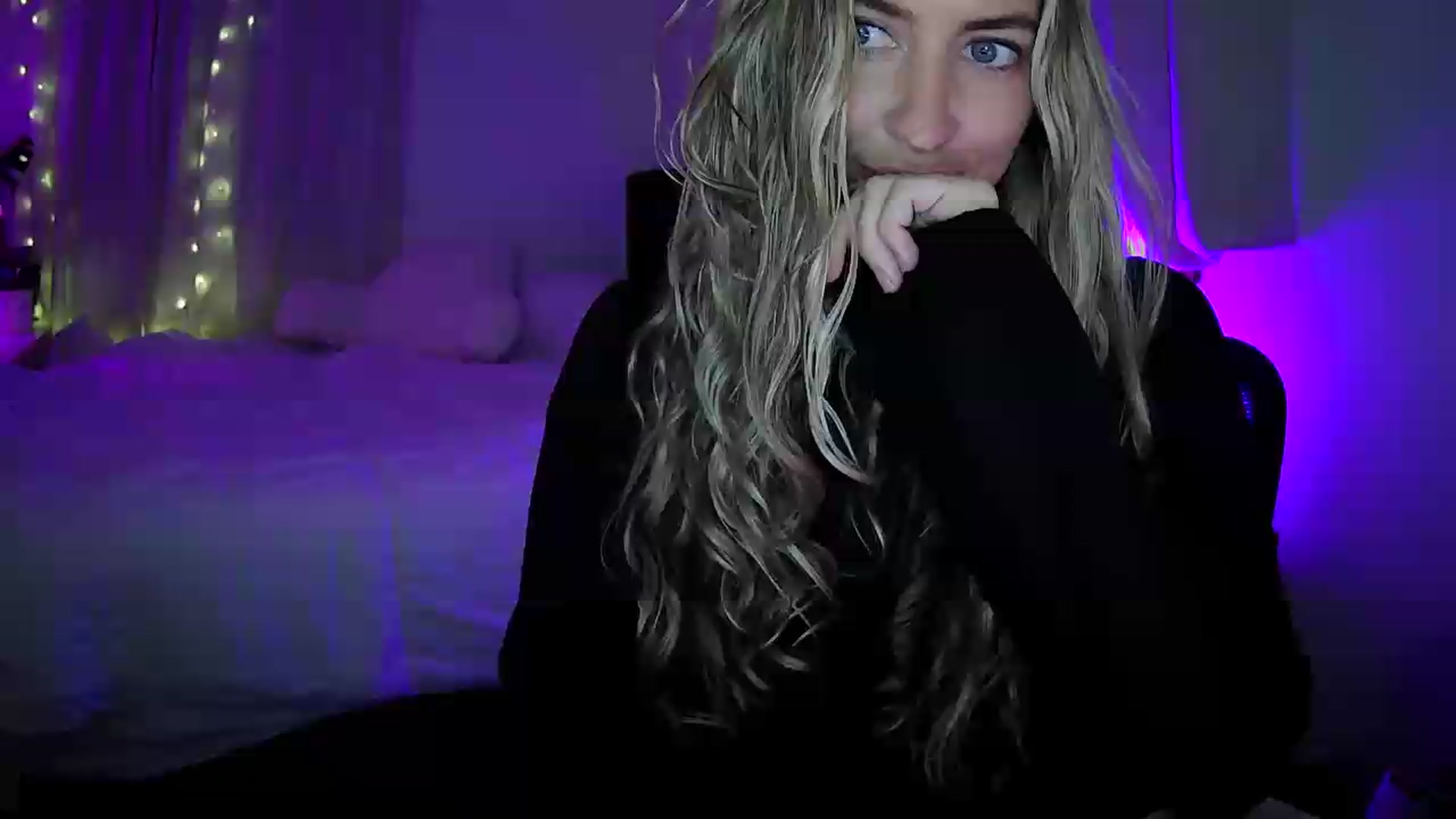 Gallery image thumbnail from Bambi20's myfreecams stream on, 06/05/2026, 04:52 image 1 of 20