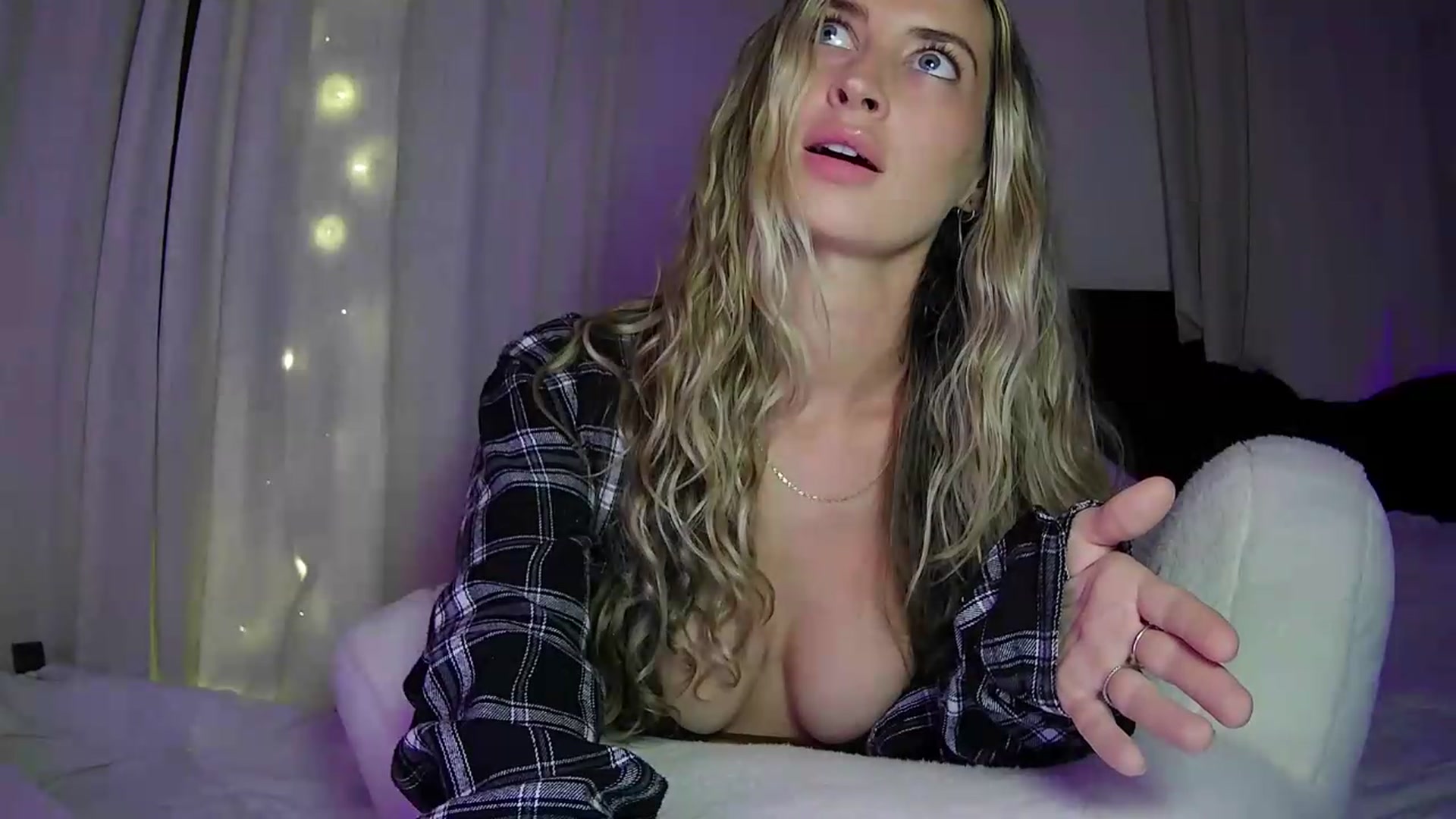 Gallery image thumbnail from Bambi20's myfreecams stream on, 06/08/2026, 02:56 image 3 of 20