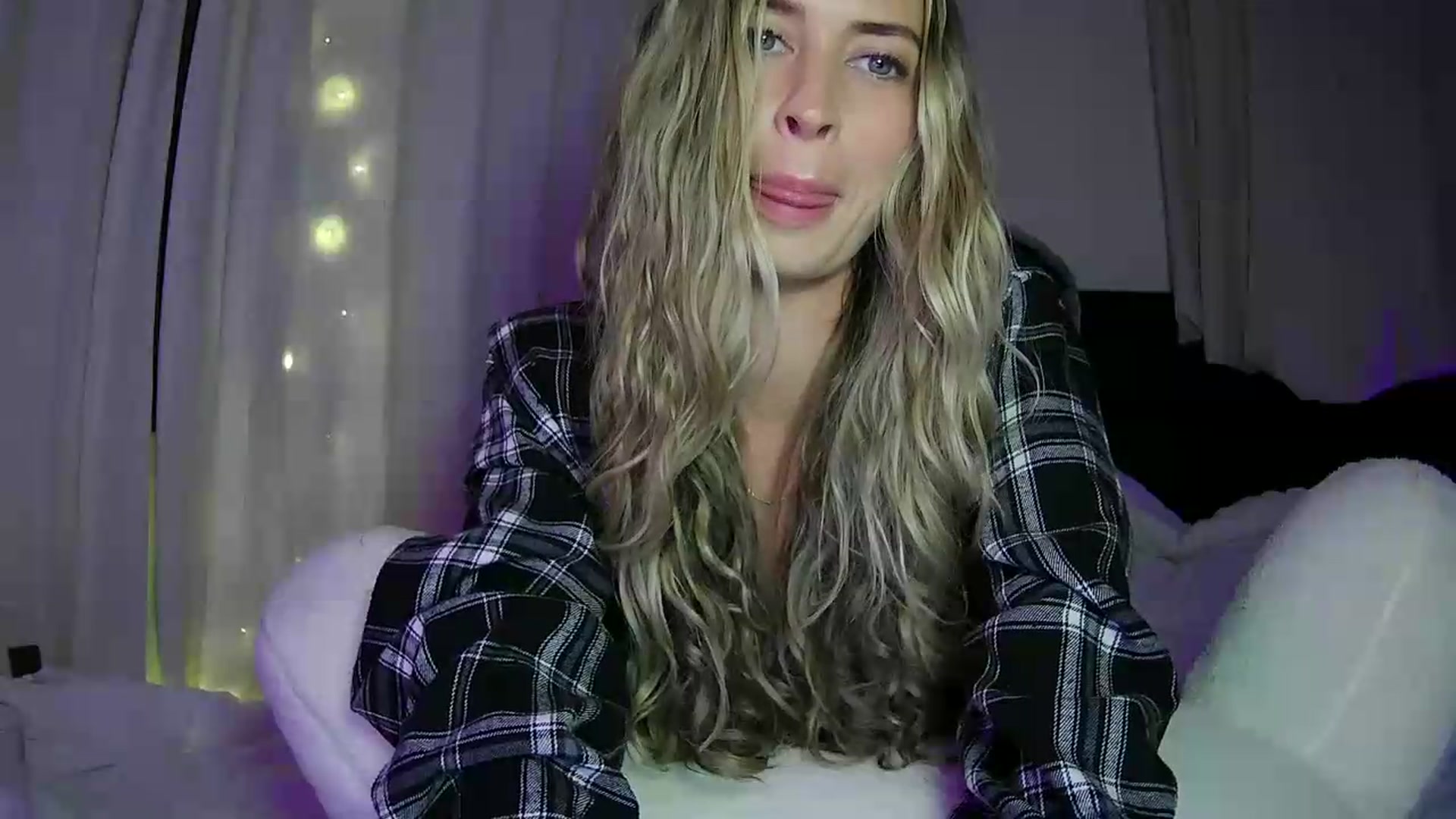 Gallery image thumbnail from Bambi20's myfreecams stream on, 06/08/2026, 02:56 image 16 of 20