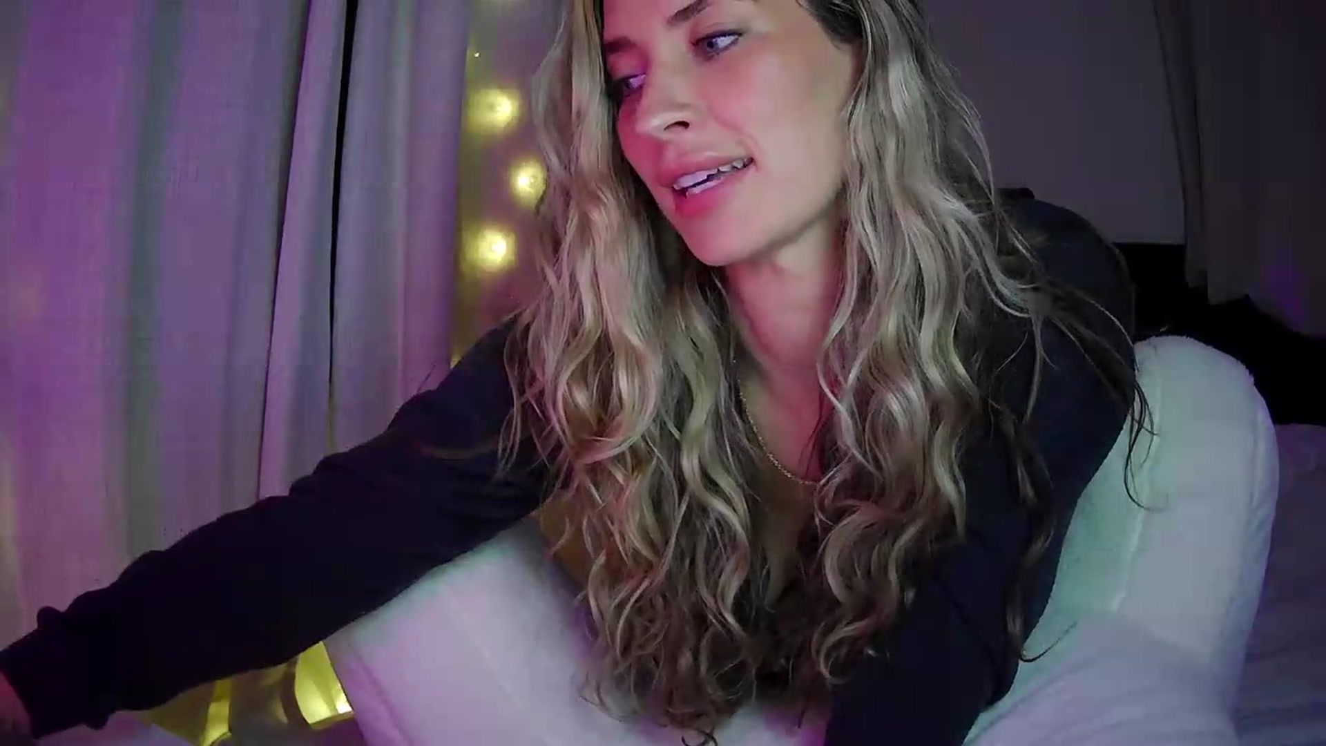 Gallery image thumbnail from Bambi20's myfreecams stream on, 06/09/2026, 04:26 image 6 of 20