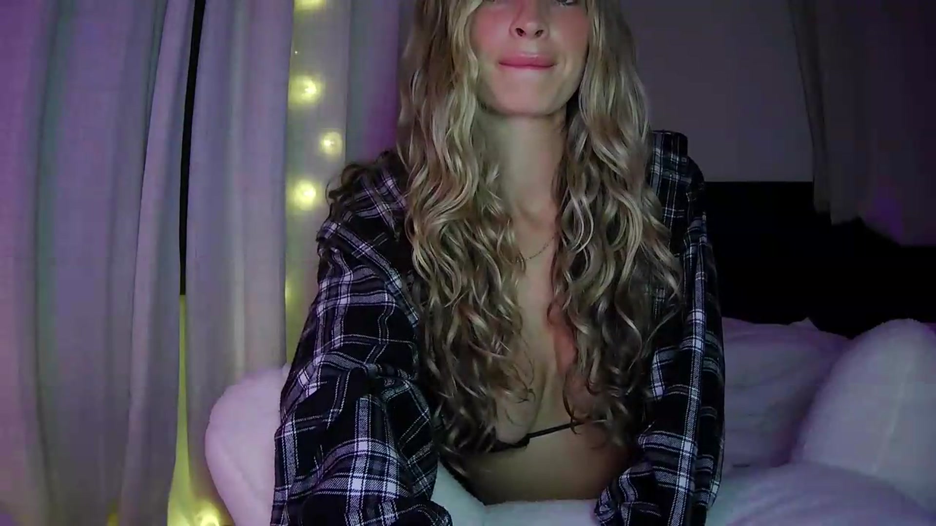 Gallery image thumbnail from Bambi20's myfreecams stream on, 06/09/2026, 05:01 image 14 of 20
