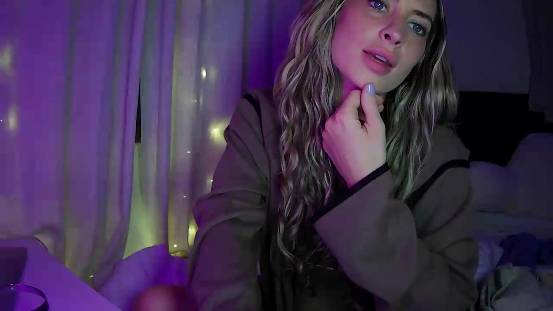 Gallery image thumbnail from Bambi20's myfreecams stream on, 06/12/2026, 06:01 image 19 of 20