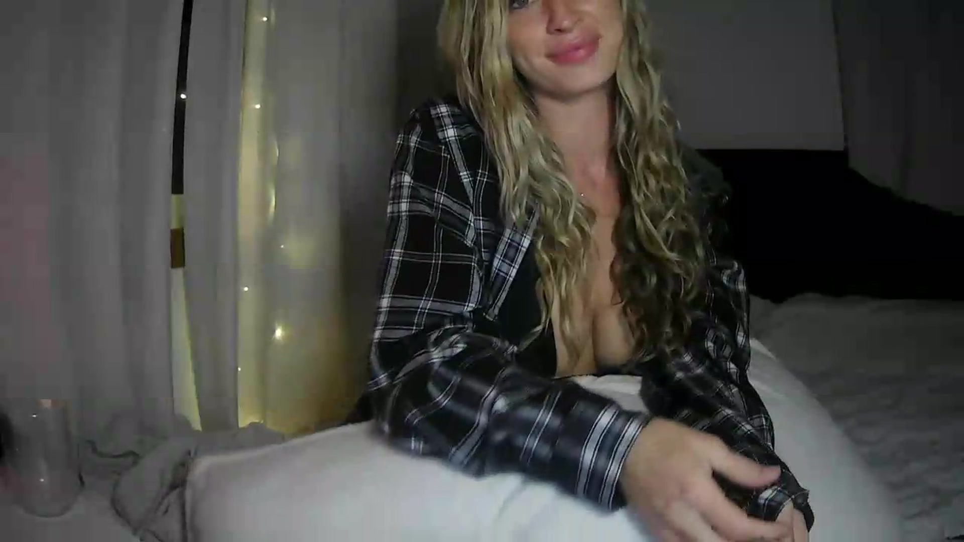 Gallery image thumbnail from Bambi20's myfreecams stream on, 06/22/2026, 06:07 image 16 of 20