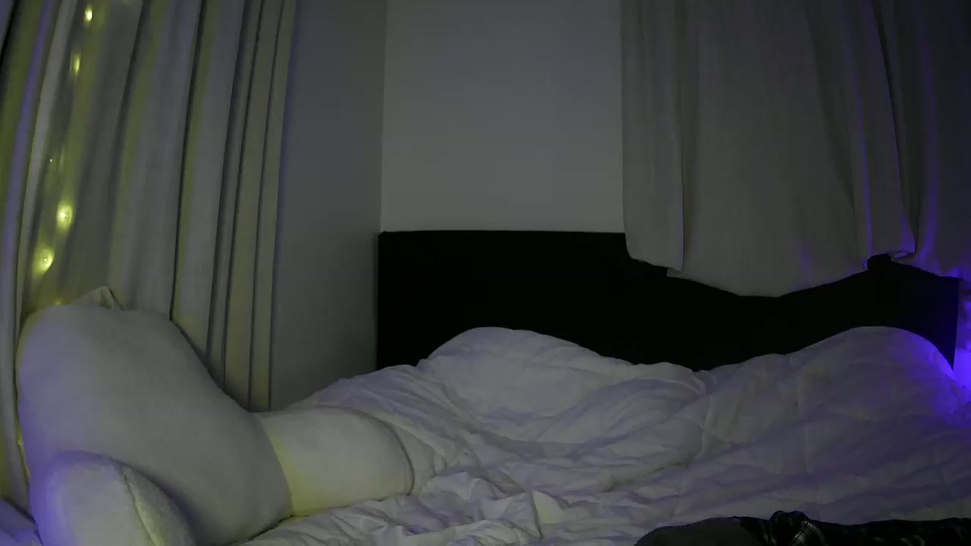 Gallery image thumbnail from Bambi20's myfreecams stream on, 06/24/2026, 03:29 image 16 of 20
