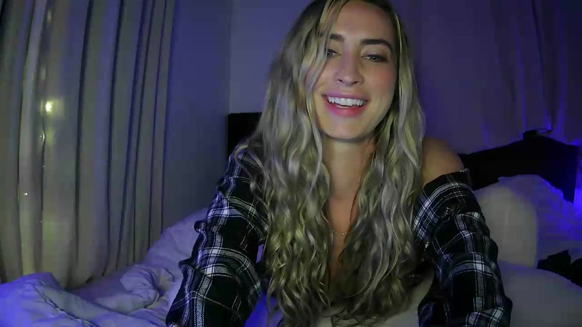 Gallery image thumbnail from Bambi20's myfreecams stream on, 06/24/2026, 04:39 image 13 of 20