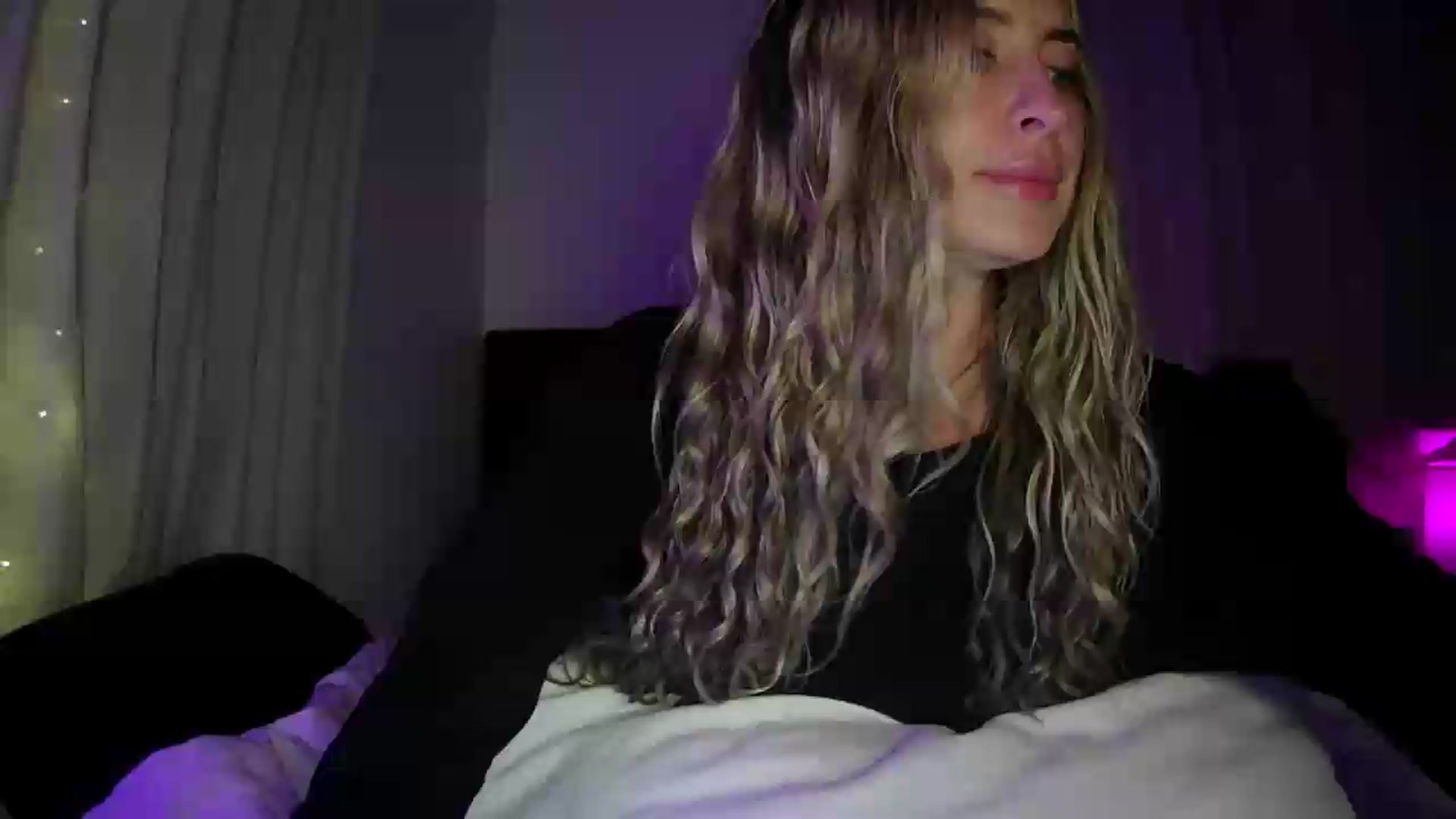 Gallery image thumbnail from Bambi20's myfreecams stream on, 07/01/2026, 04:10 image 1 of 20