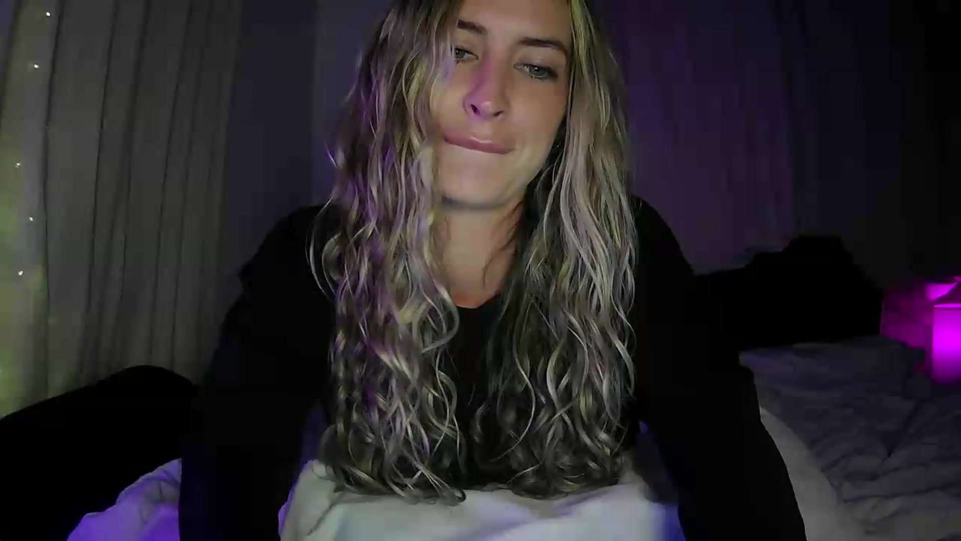 Gallery image thumbnail from Bambi20's myfreecams stream on, 07/01/2026, 04:10 image 4 of 20