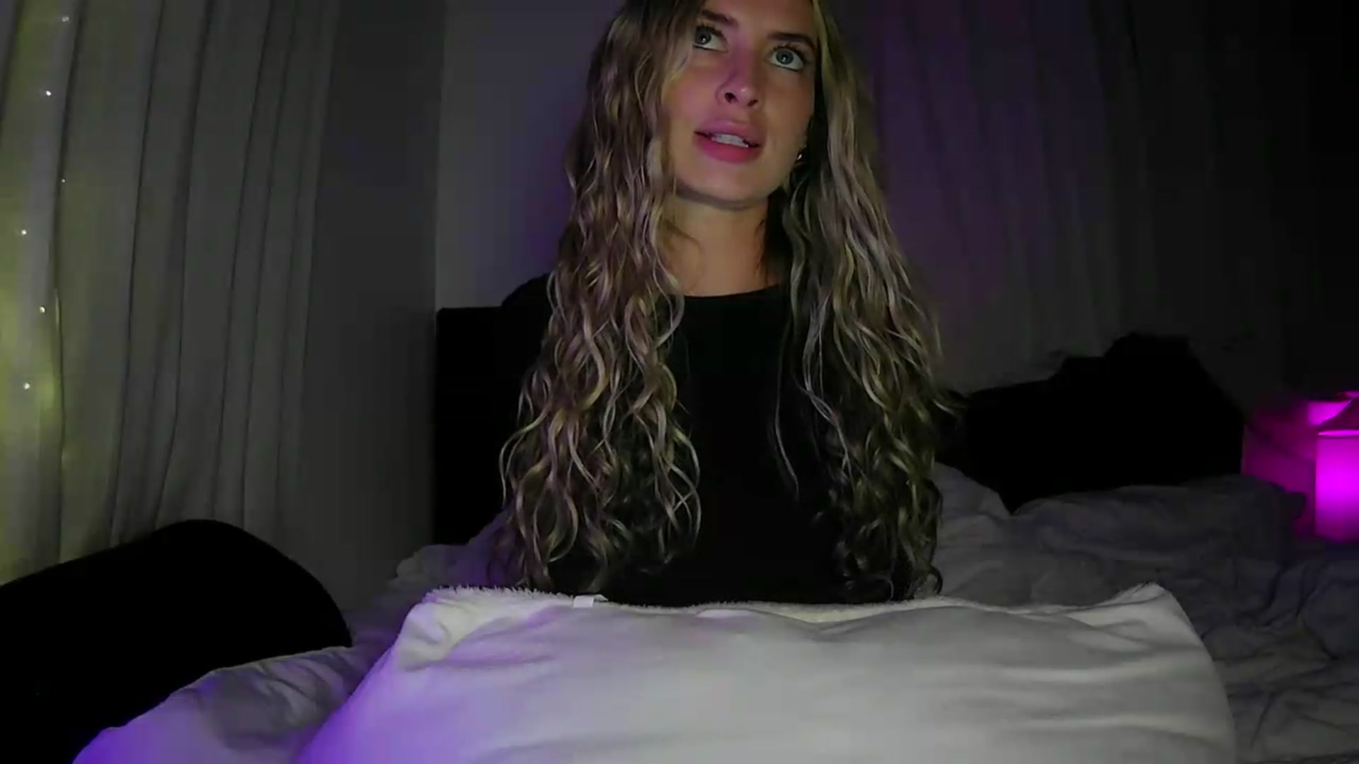 Gallery image thumbnail from Bambi20's myfreecams stream on, 07/01/2026, 04:10 image 18 of 20
