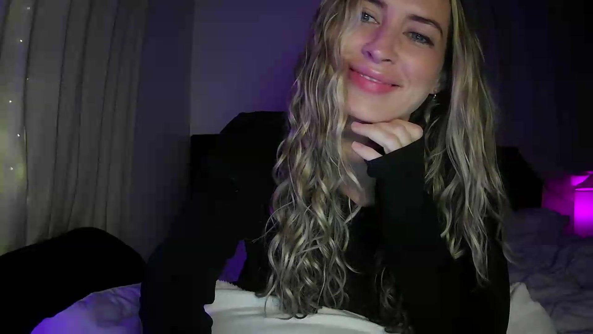 Gallery image thumbnail from Bambi20's myfreecams stream on, 07/01/2026, 04:10 image 17 of 20