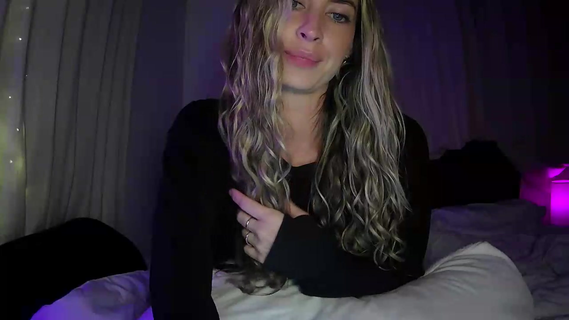 Gallery image thumbnail from Bambi20's myfreecams stream on, 07/01/2026, 04:10 image 15 of 20