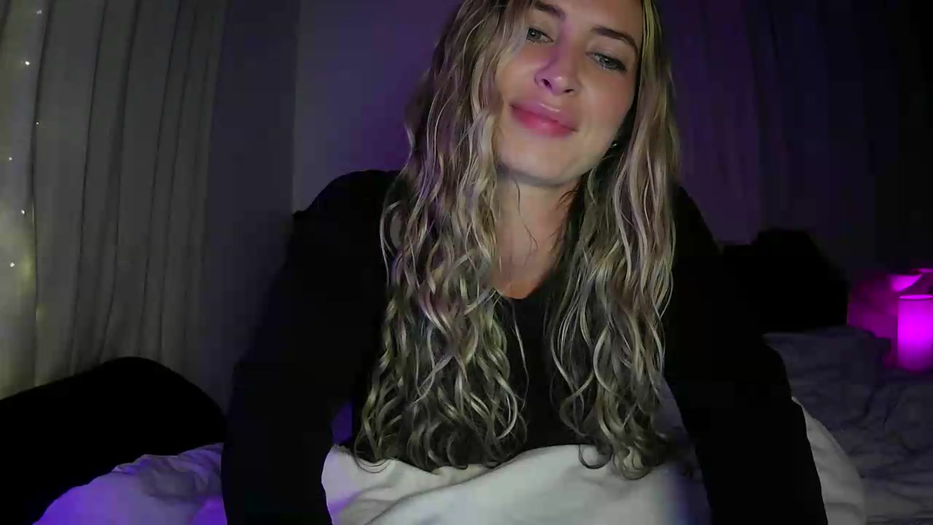 Gallery image thumbnail from Bambi20's myfreecams stream on, 07/01/2026, 04:10 image 13 of 20