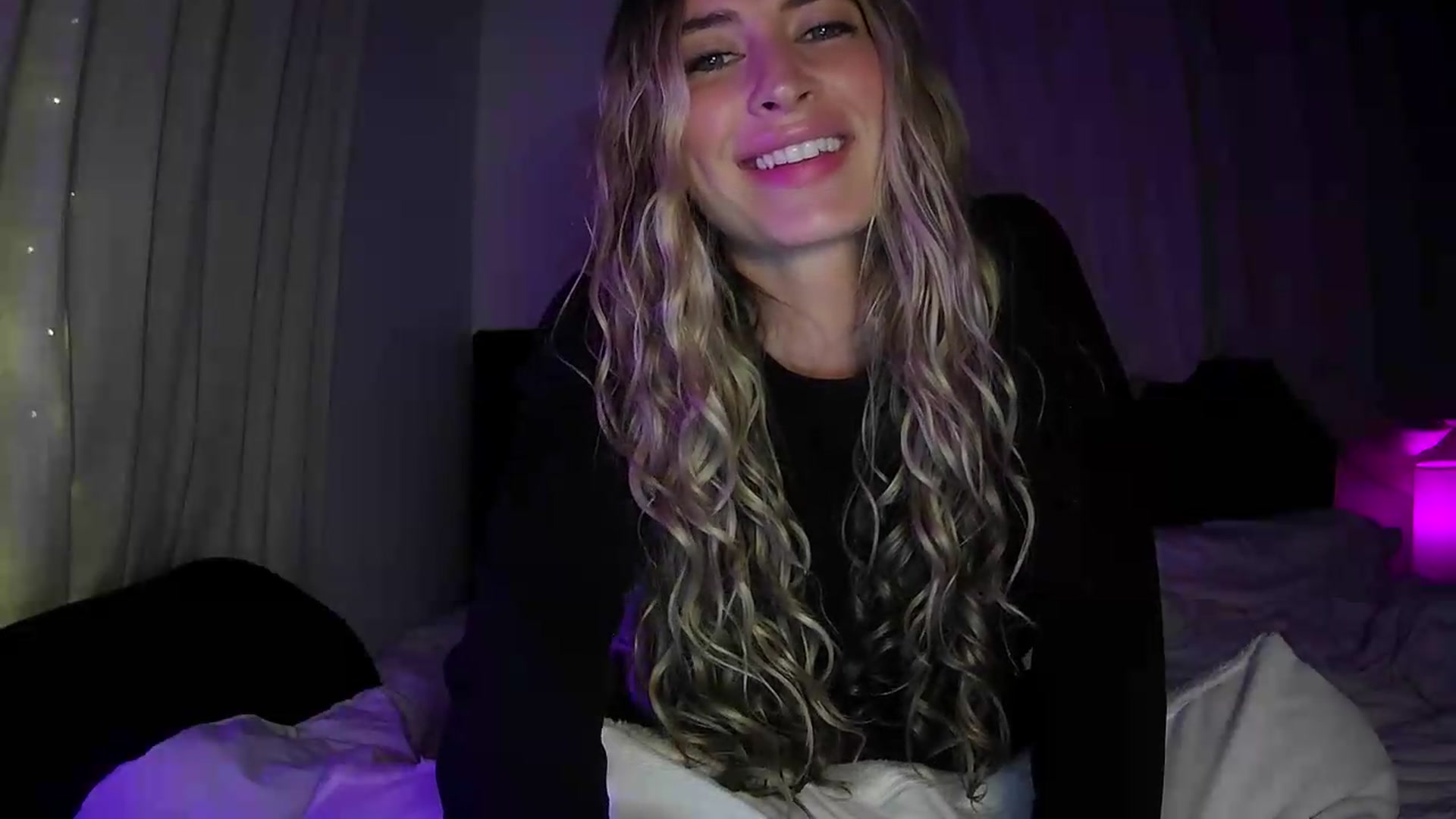 Gallery image thumbnail from Bambi20's myfreecams stream on, 07/01/2026, 04:10 image 9 of 20