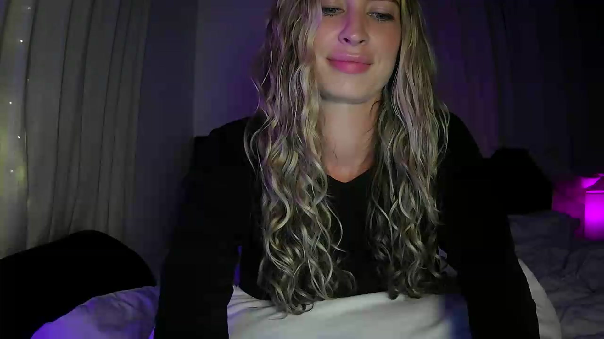 Gallery image thumbnail from Bambi20's myfreecams stream on, 07/01/2026, 04:10 image 16 of 20