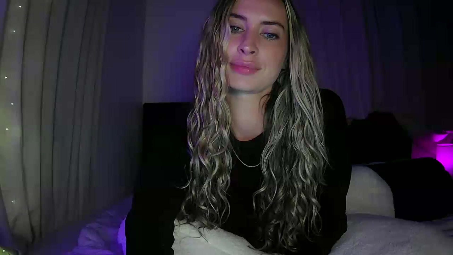 Gallery image thumbnail from Bambi20's myfreecams stream on, 07/01/2026, 05:44 image 14 of 20