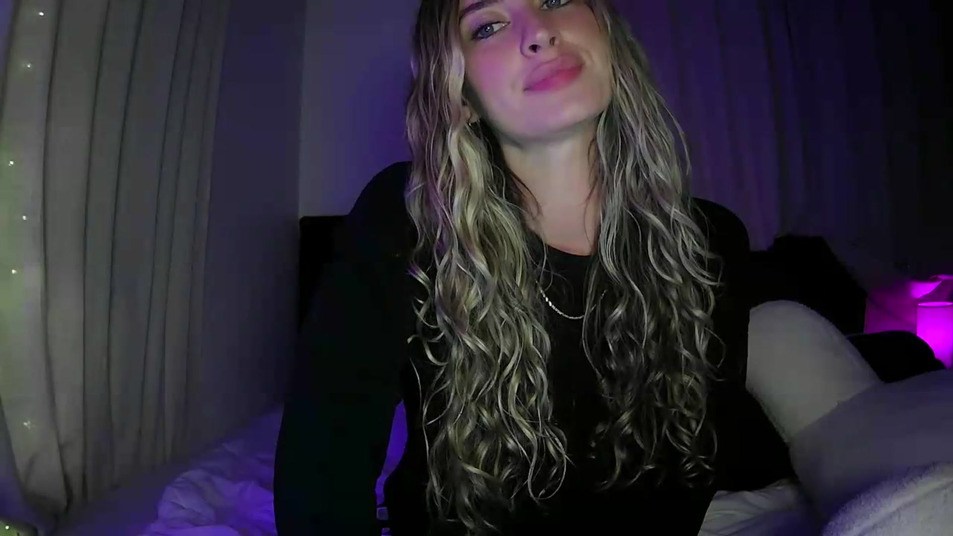 Gallery image thumbnail from Bambi20's myfreecams stream on, 07/01/2026, 05:44 image 17 of 20