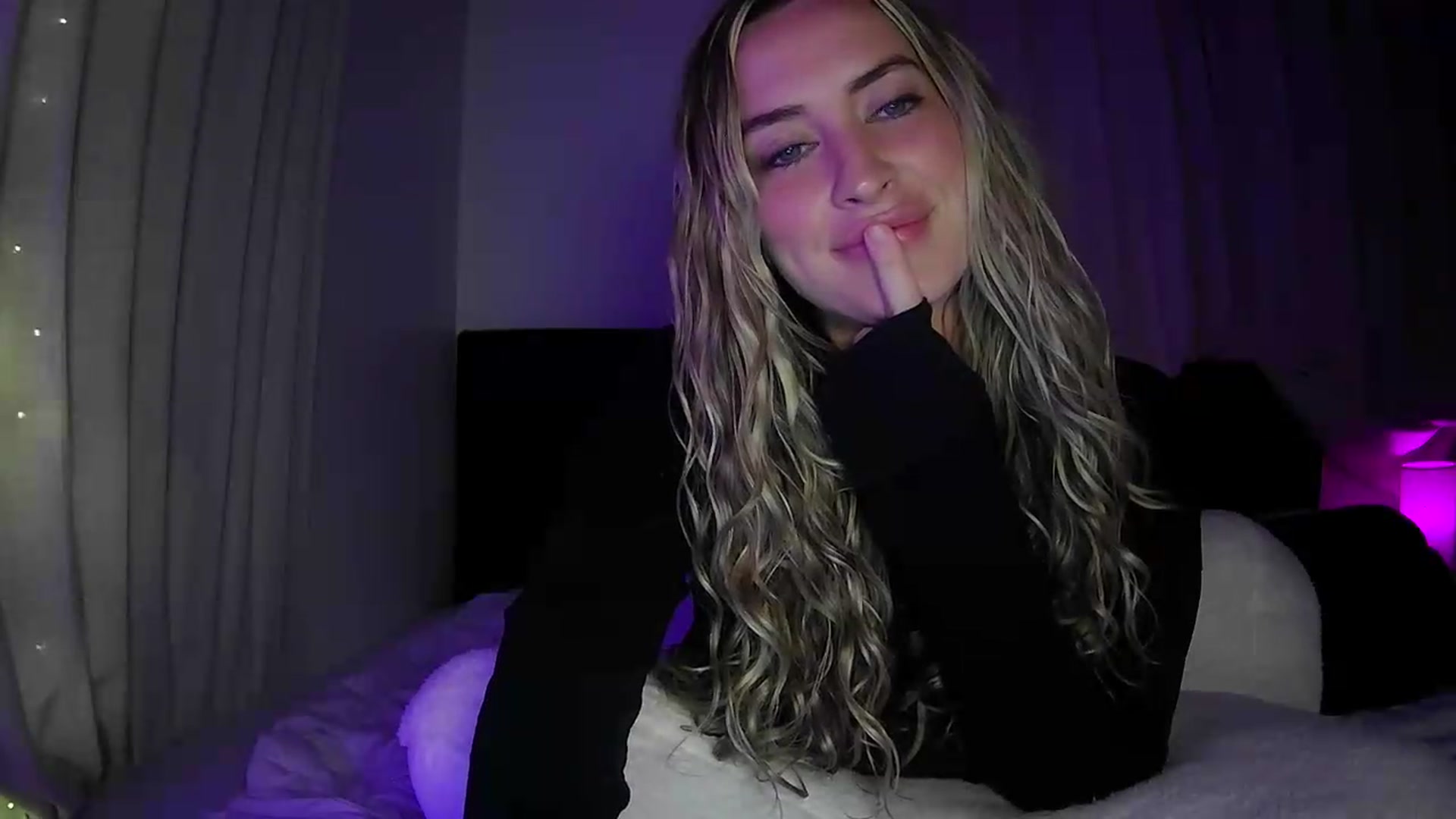Gallery image thumbnail from Bambi20's myfreecams stream on, 07/01/2026, 05:44 image 16 of 20
