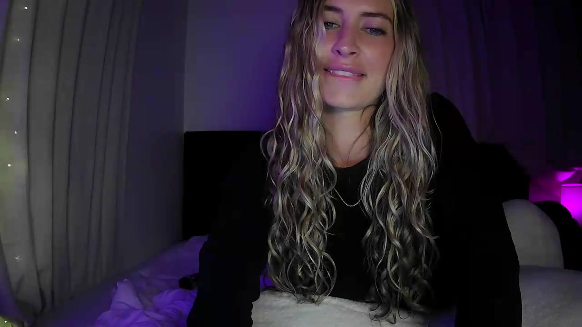 Gallery image thumbnail from Bambi20's myfreecams stream on, 07/01/2026, 05:44 image 4 of 20