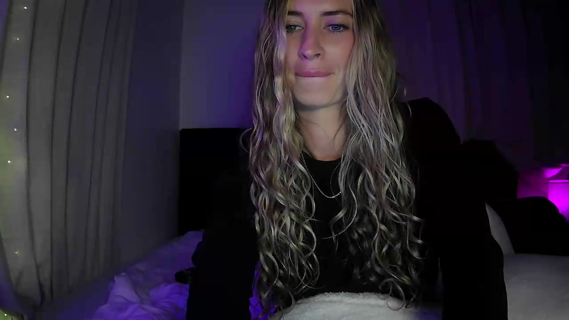 Gallery image thumbnail from Bambi20's myfreecams stream on, 07/01/2026, 05:44 image 2 of 20