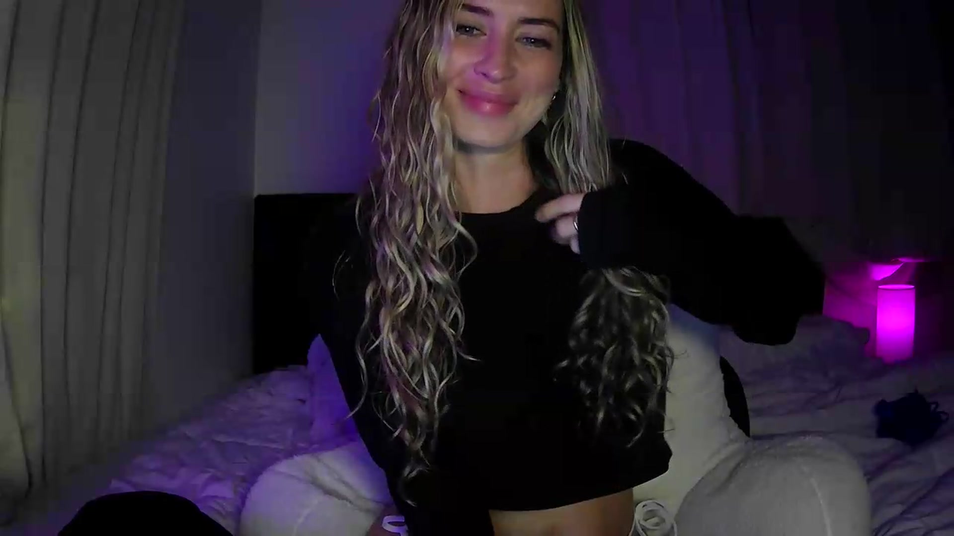 Gallery image thumbnail from Bambi20's myfreecams stream on, 07/01/2026, 06:48 image 14 of 20