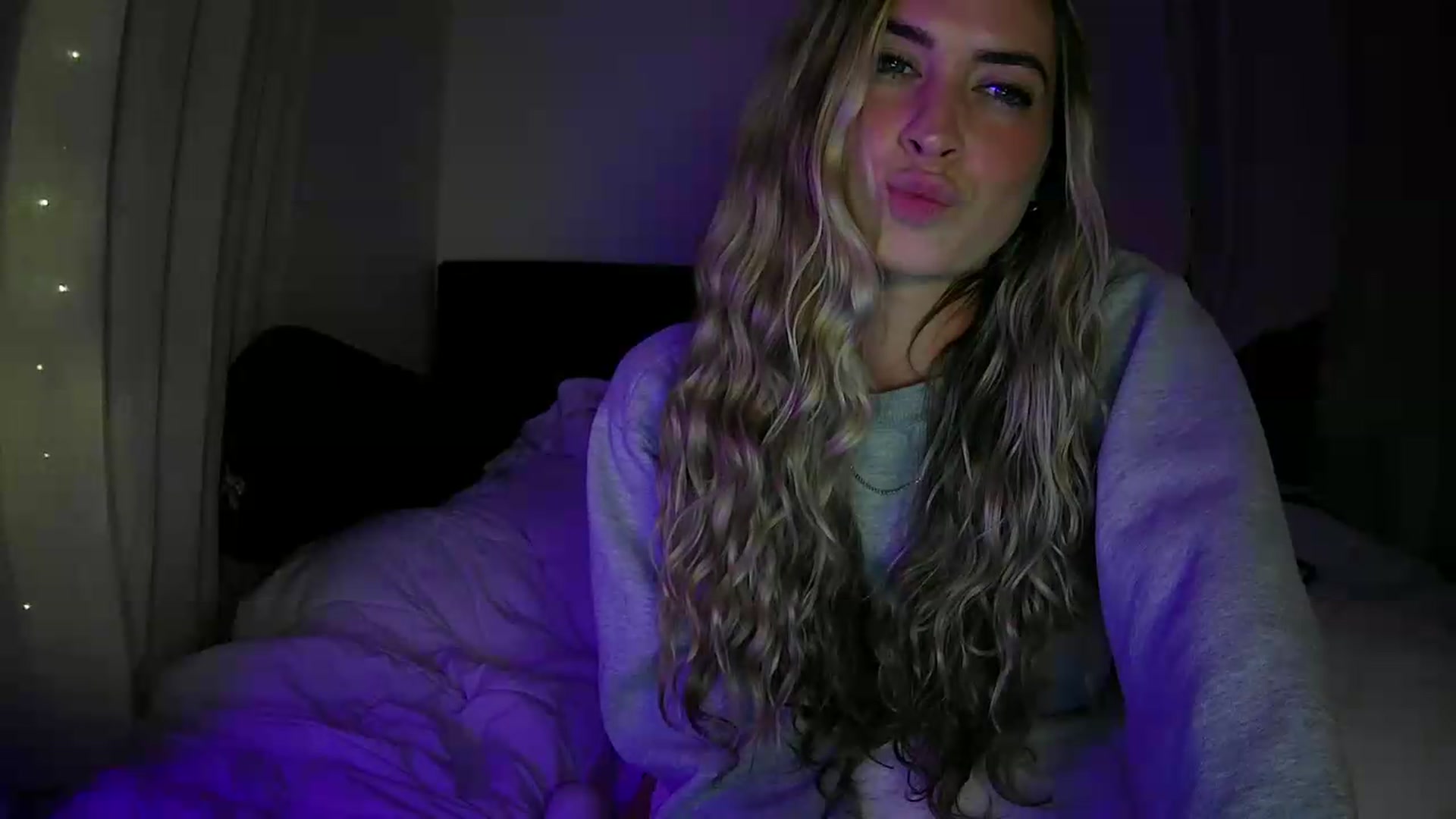 Gallery image thumbnail from Bambi20's myfreecams stream on, 07/03/2026, 04:45 image 13 of 20